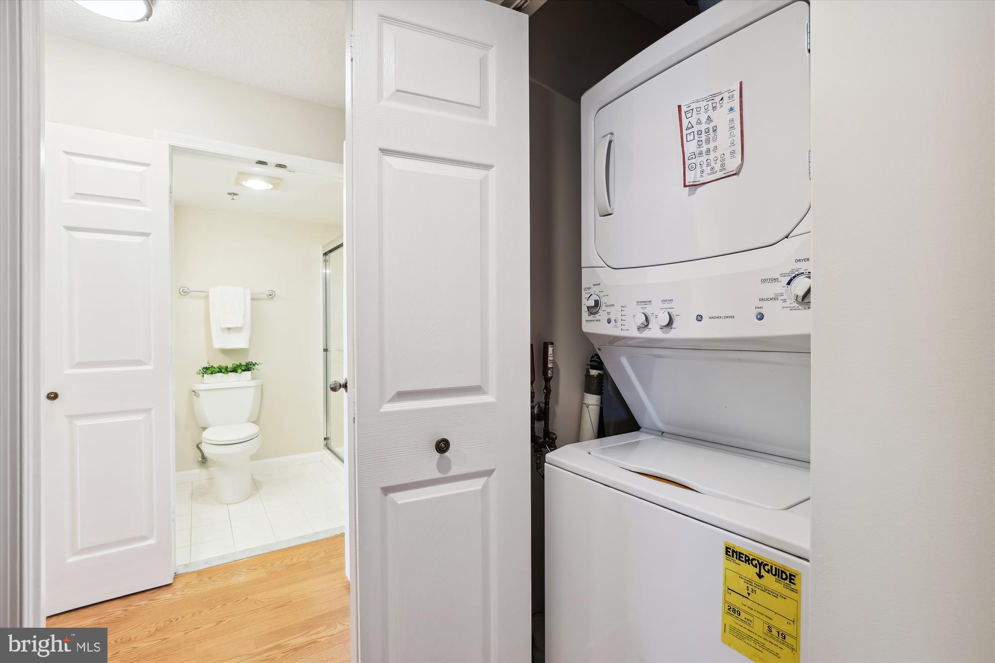 CARLYLE TOWERS CONDOMINIUM - Residential