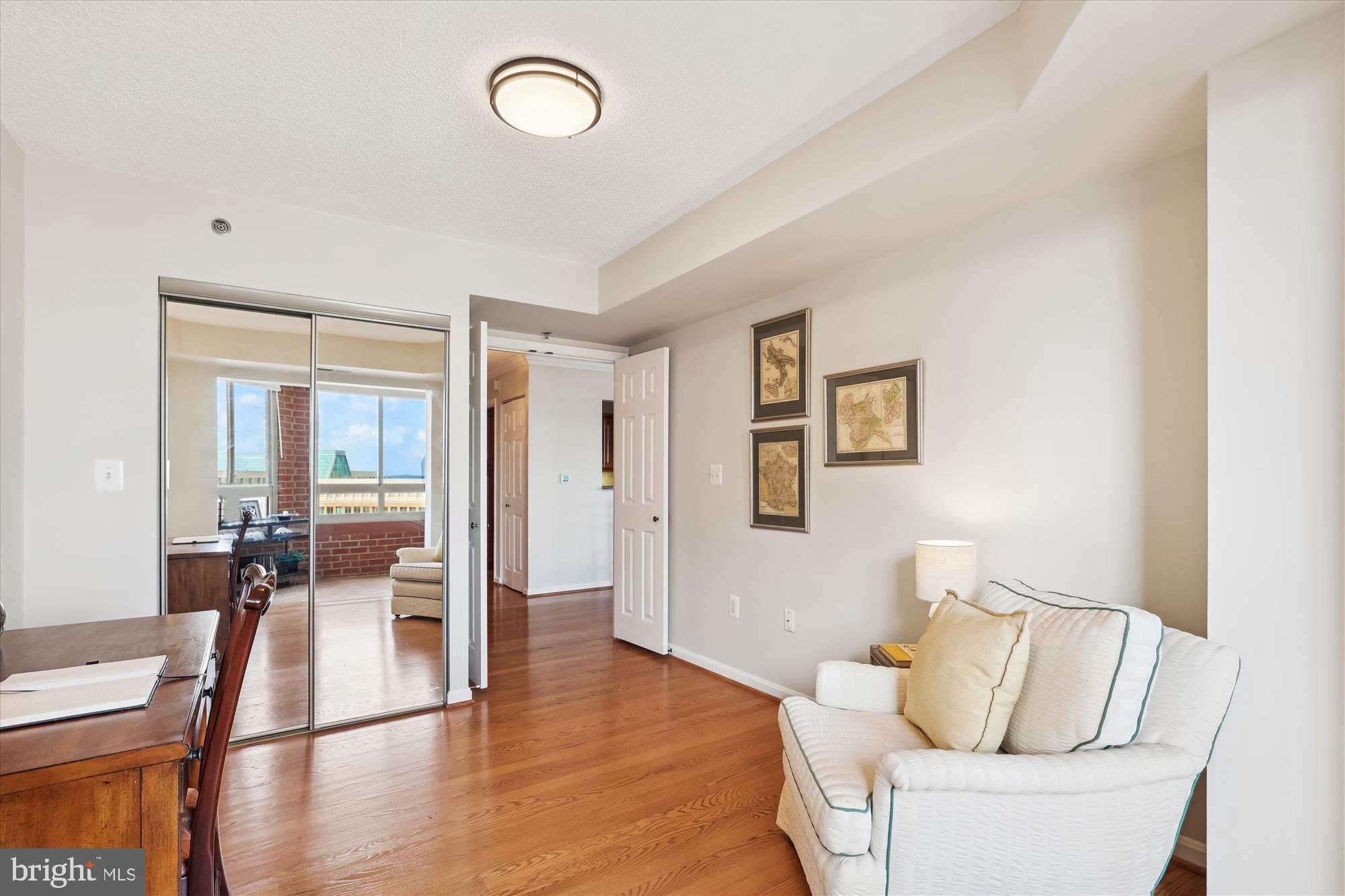 CARLYLE TOWERS CONDOMINIUM - Residential