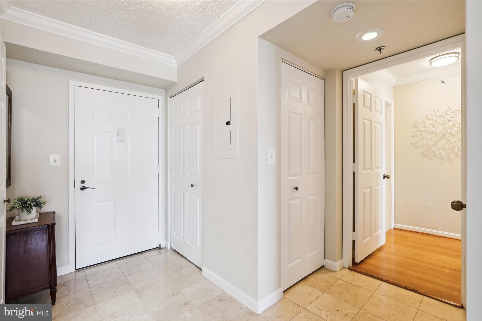 CARLYLE TOWERS CONDOMINIUM - Residential