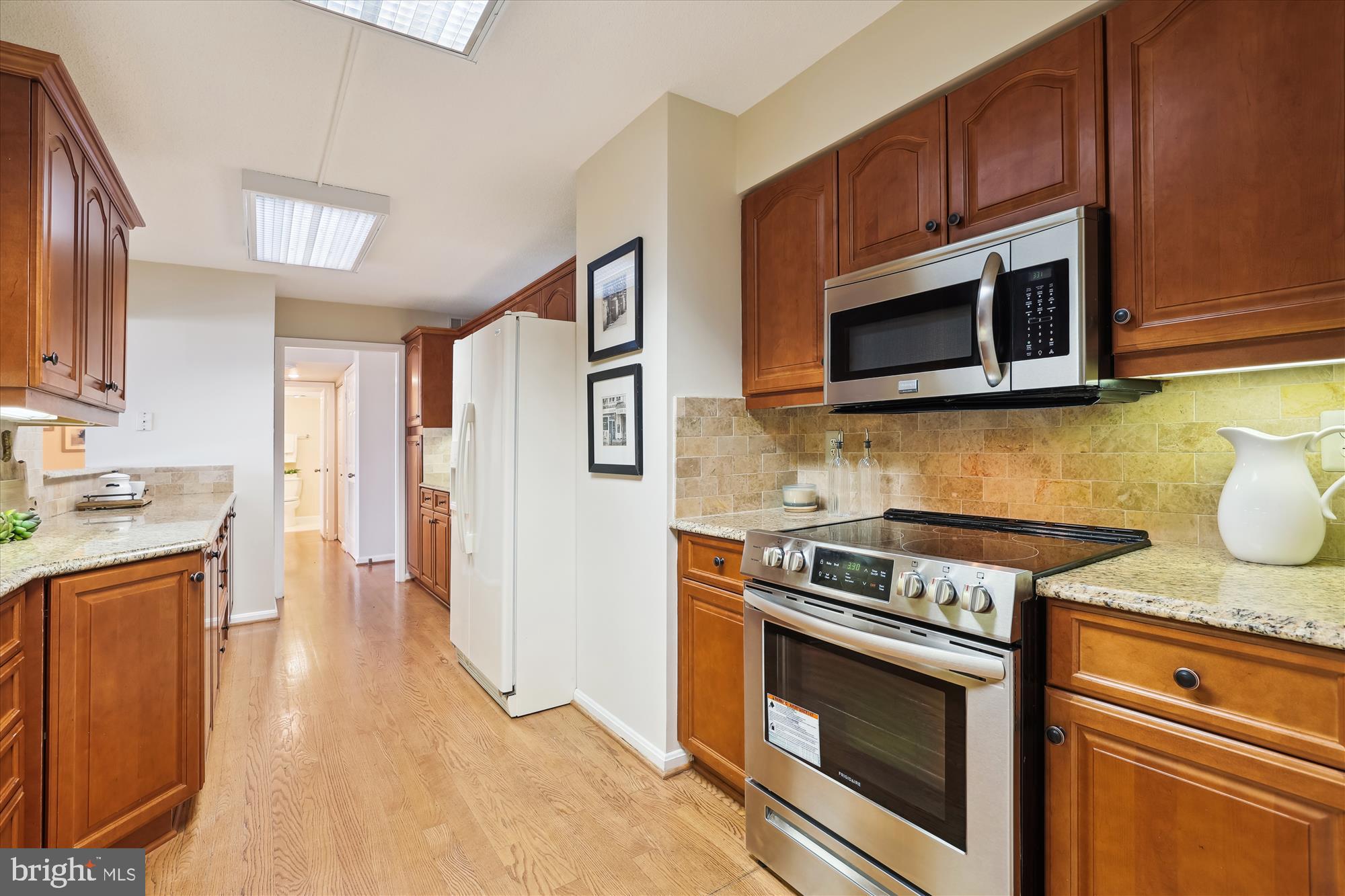 CARLYLE TOWERS CONDOMINIUM - Residential