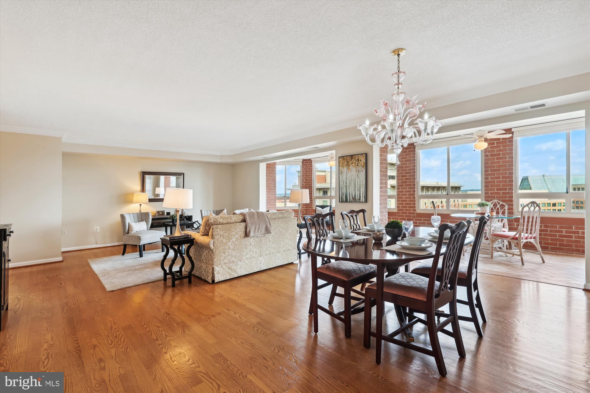 CARLYLE TOWERS CONDOMINIUM - Residential