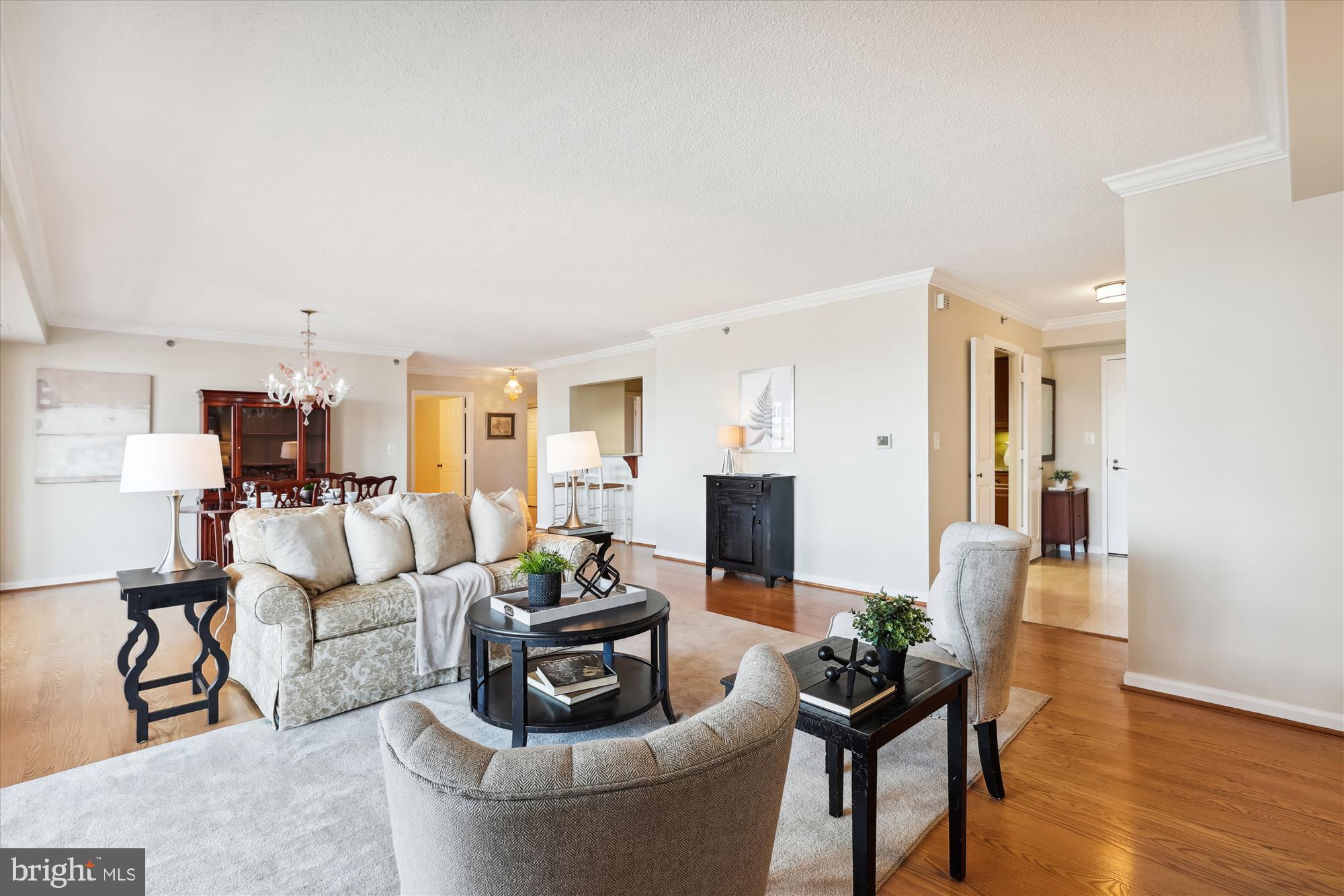 CARLYLE TOWERS CONDOMINIUM - Residential