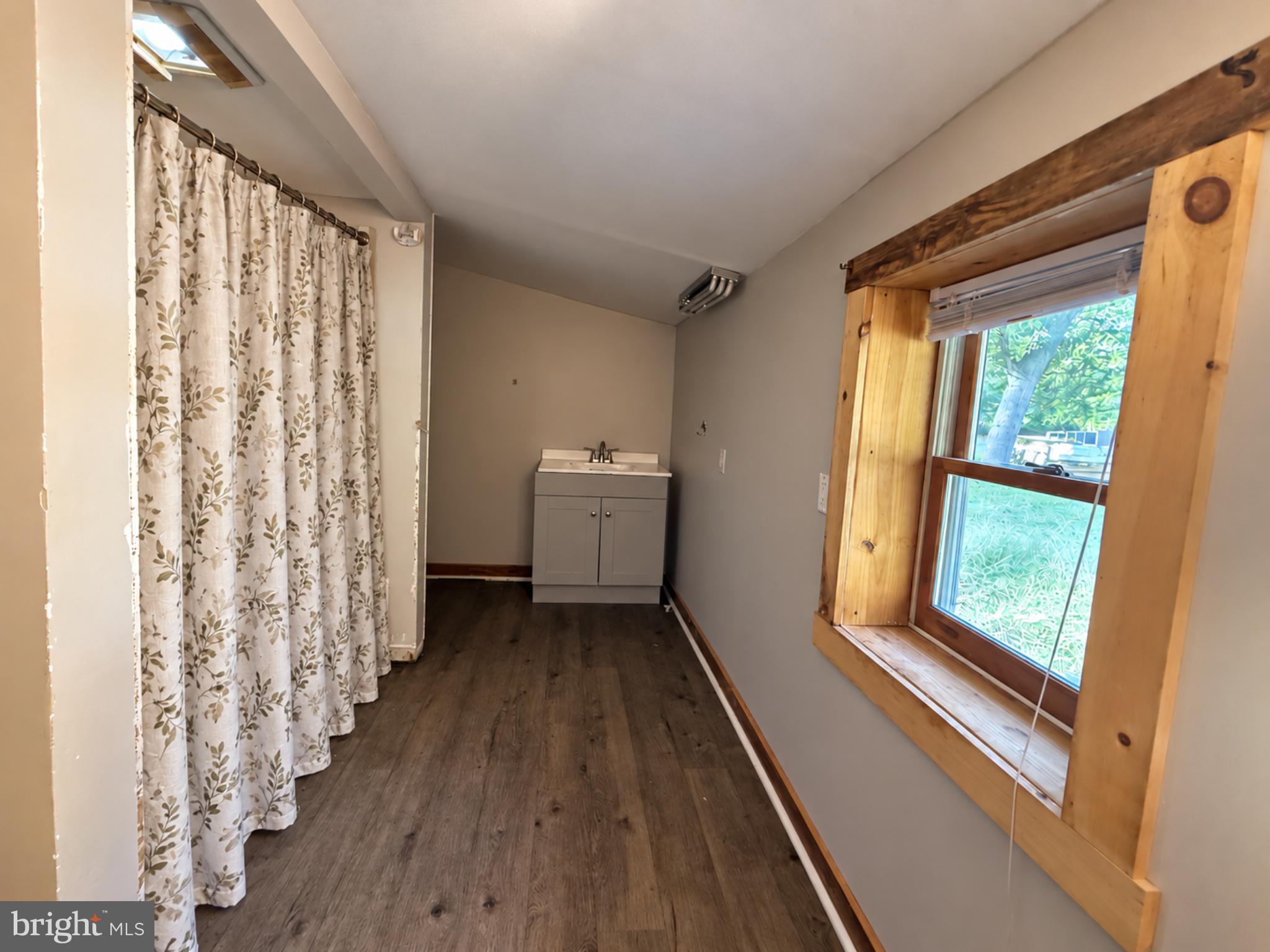 8 GREENSPRING ROAD
