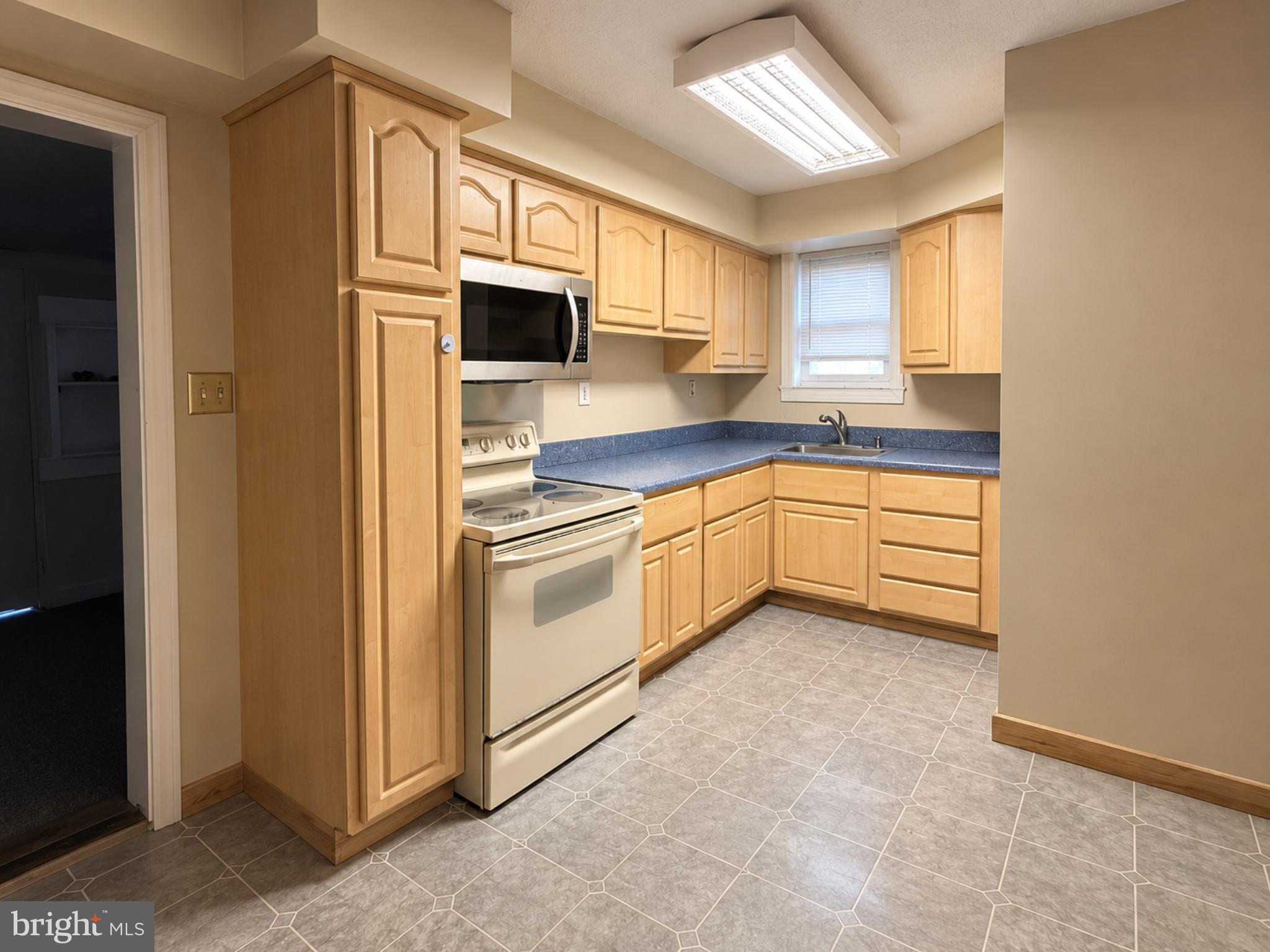 8 GREENSPRING ROAD