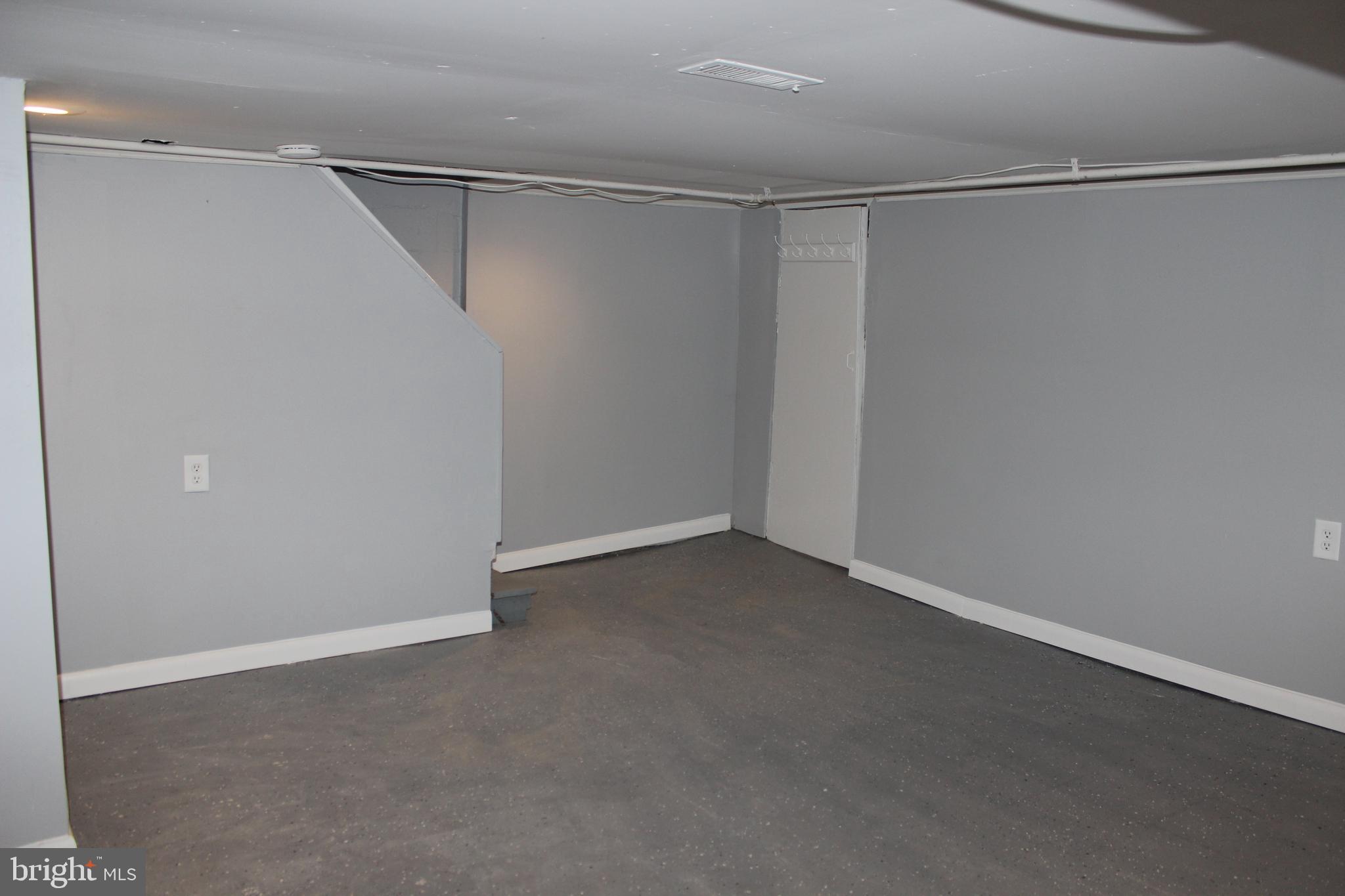 EDMONDSON VILLAGE - Residential Lease