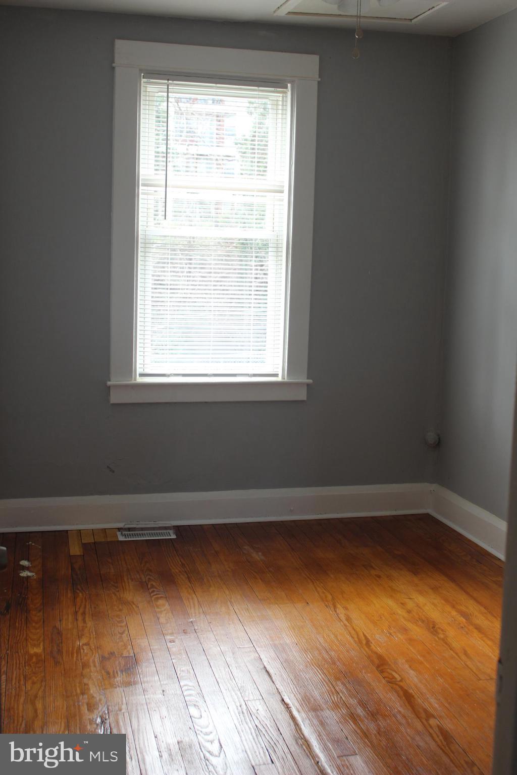 EDMONDSON VILLAGE - Residential Lease