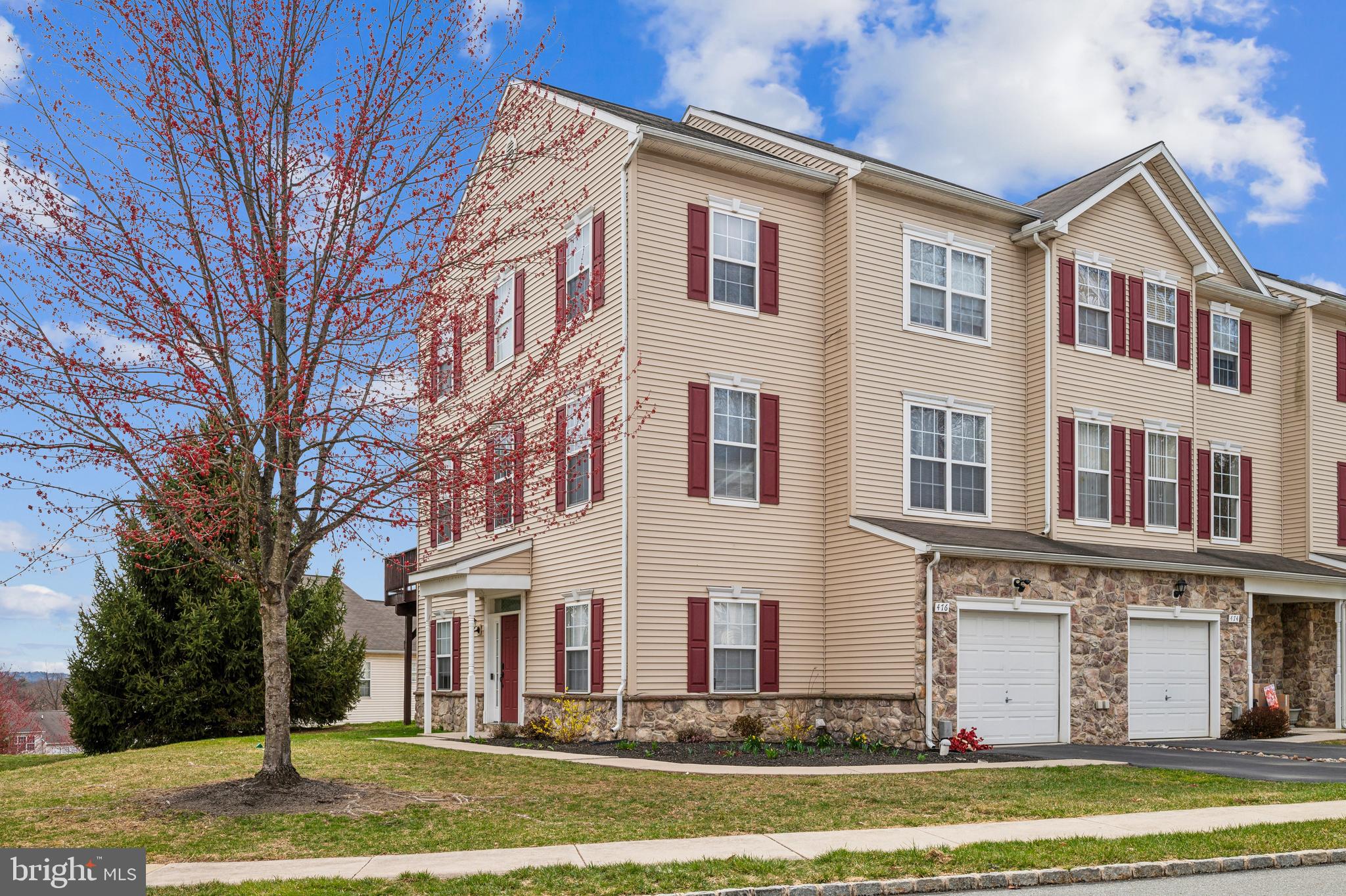 WOODCREST HILLS - Residential