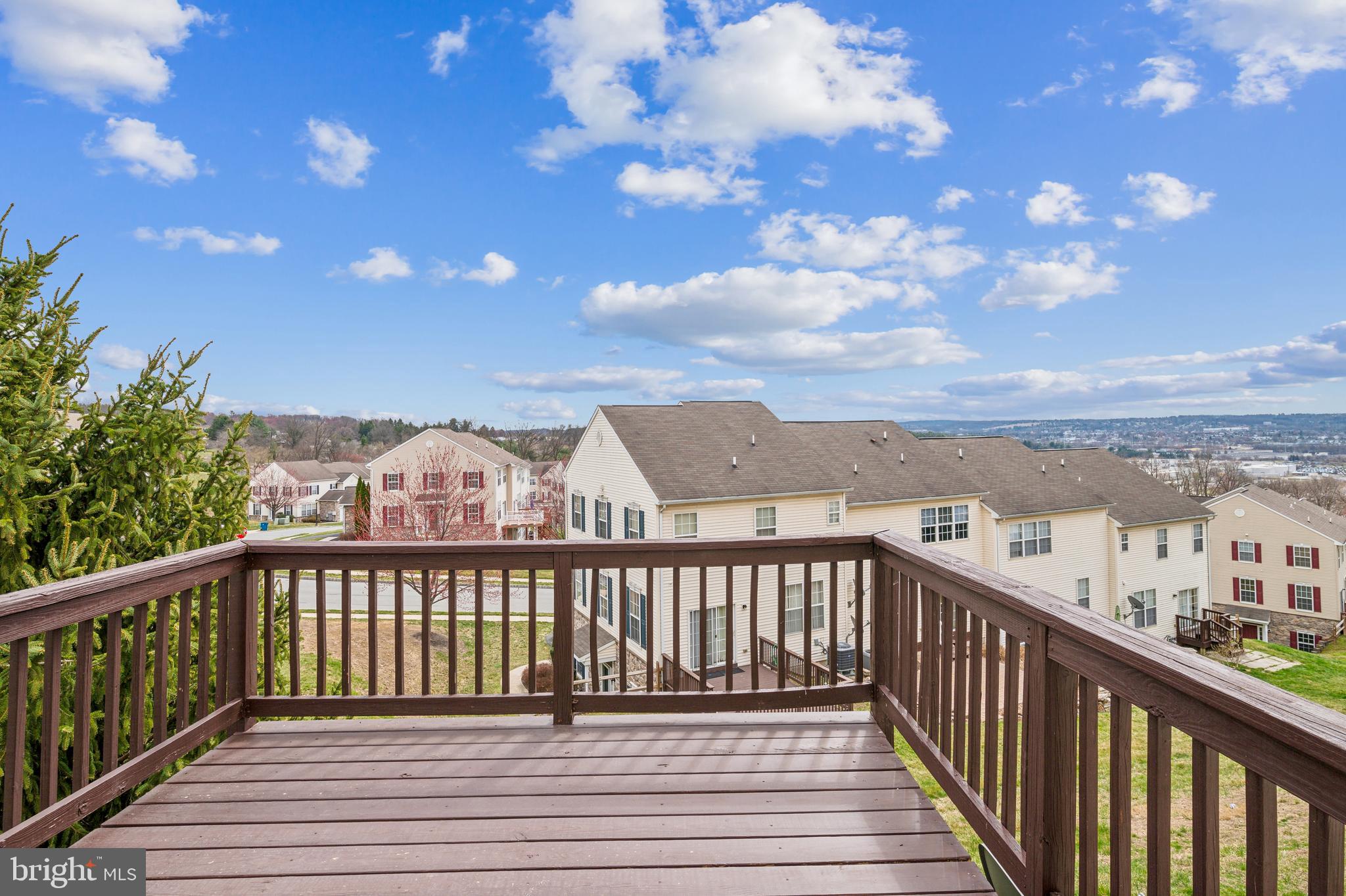 WOODCREST HILLS - Residential