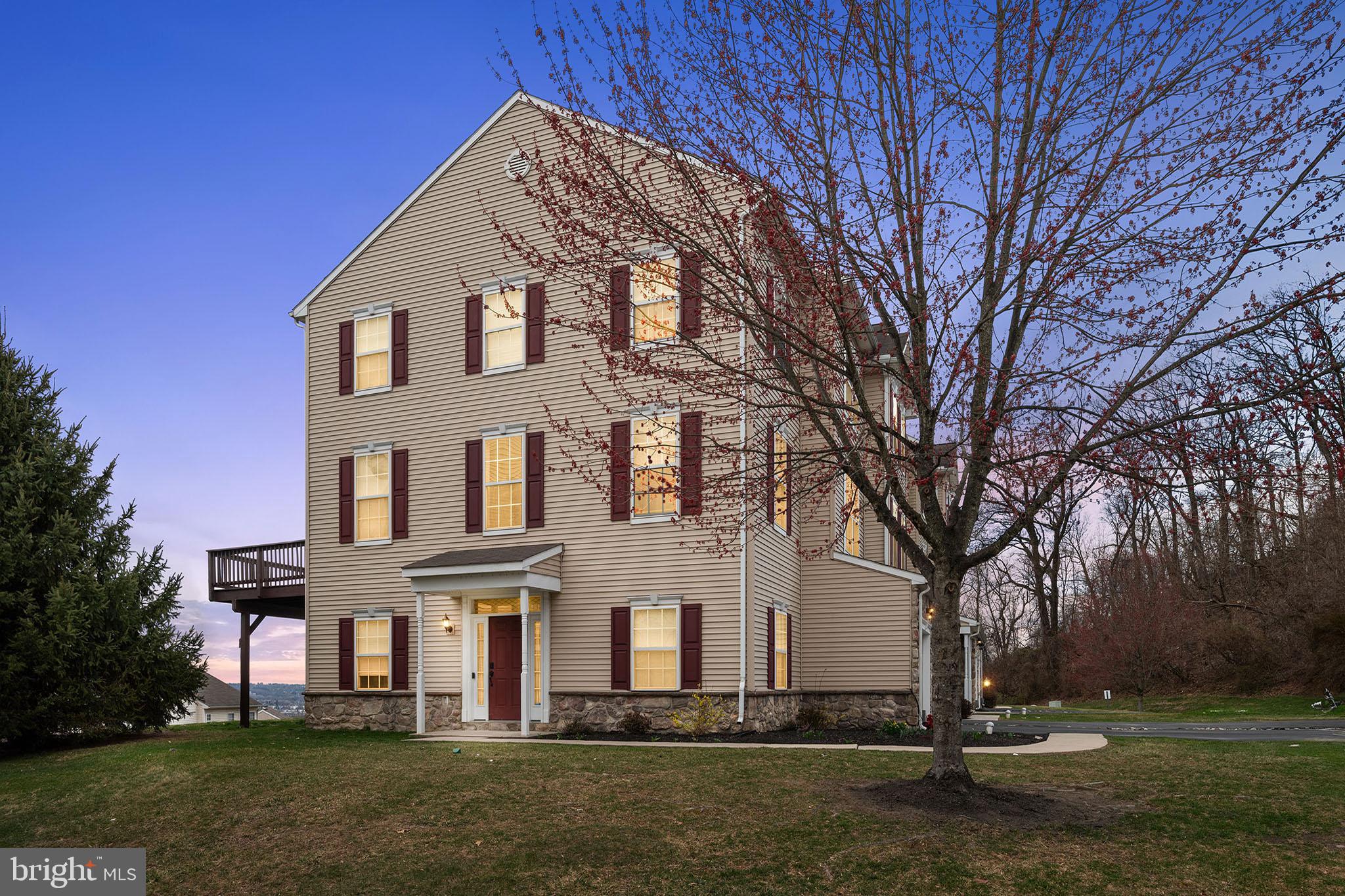 WOODCREST HILLS - Residential