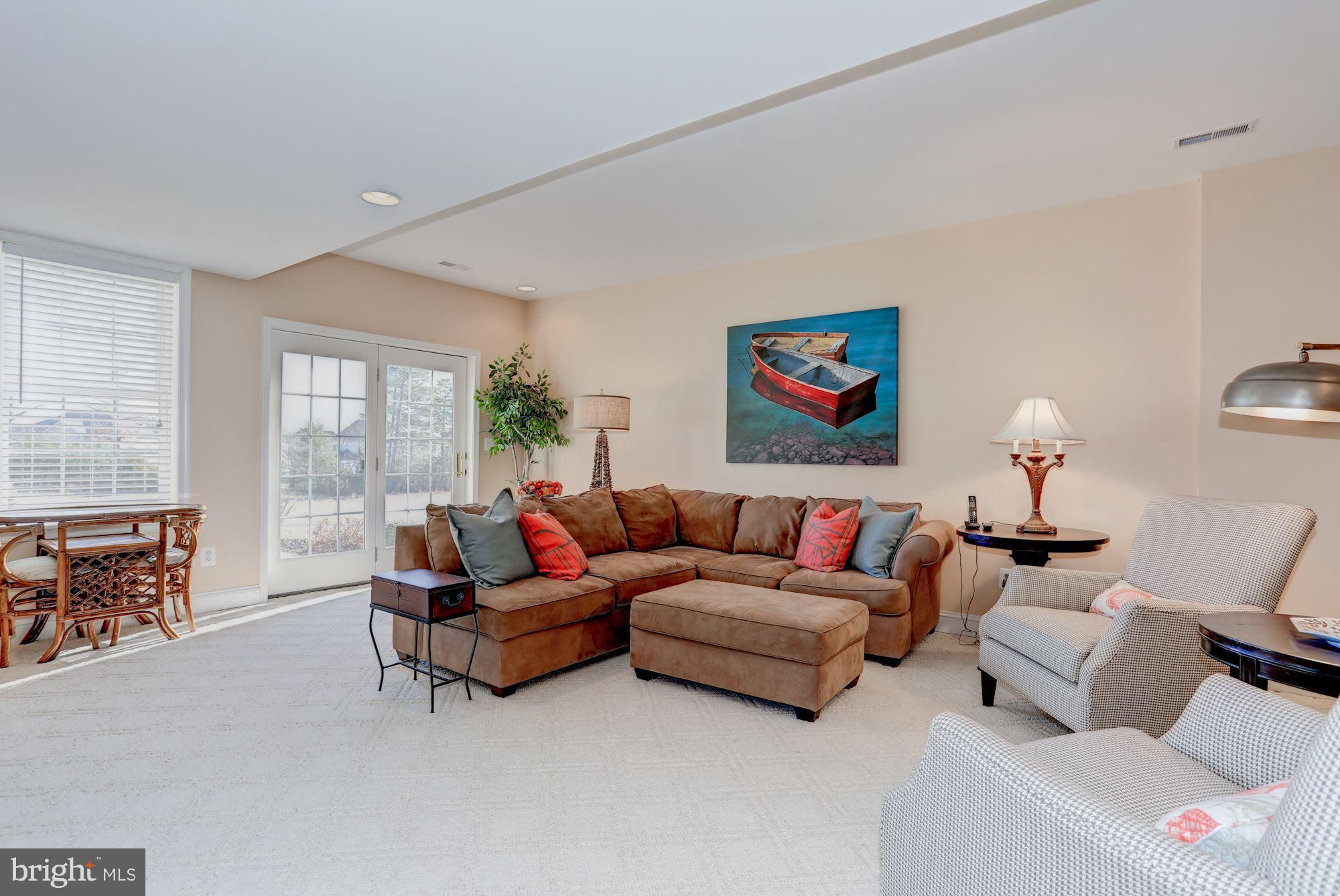 SOUTH RIDING - Residential