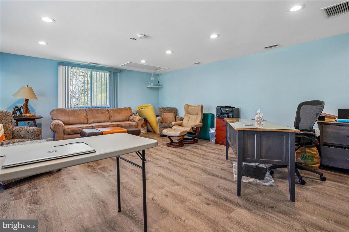 PT ROCKVILLE TWN RES 1 - Residential