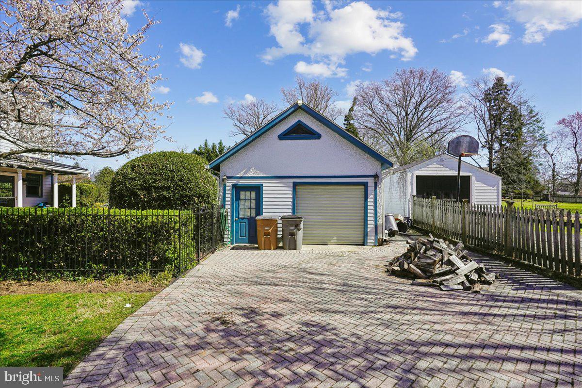 PT ROCKVILLE TWN RES 1 - Residential