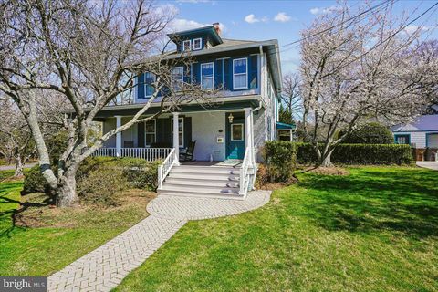 Photo of 12 Wall Street, ROCKVILLE, MD 20850 (MLS # MDMC2224066)