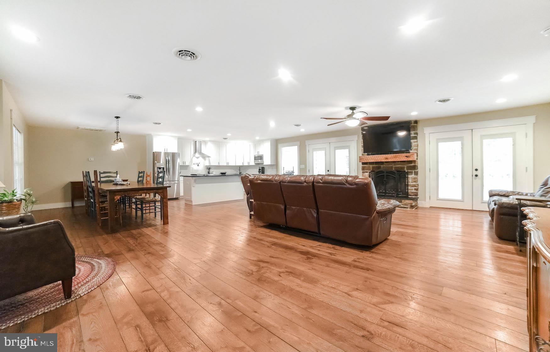 TALL TIMBERS - Residential