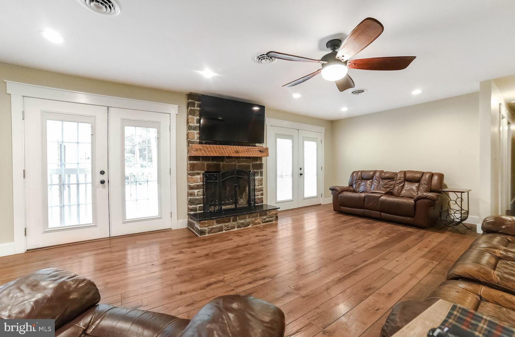 TALL TIMBERS - Residential