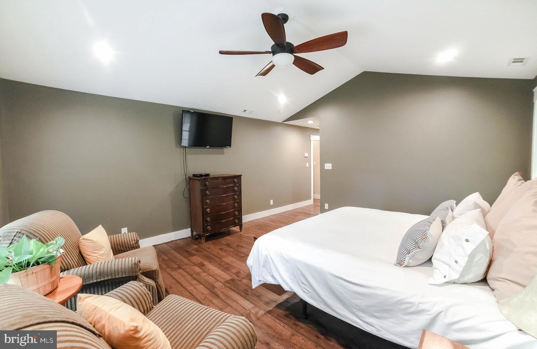 TALL TIMBERS - Residential