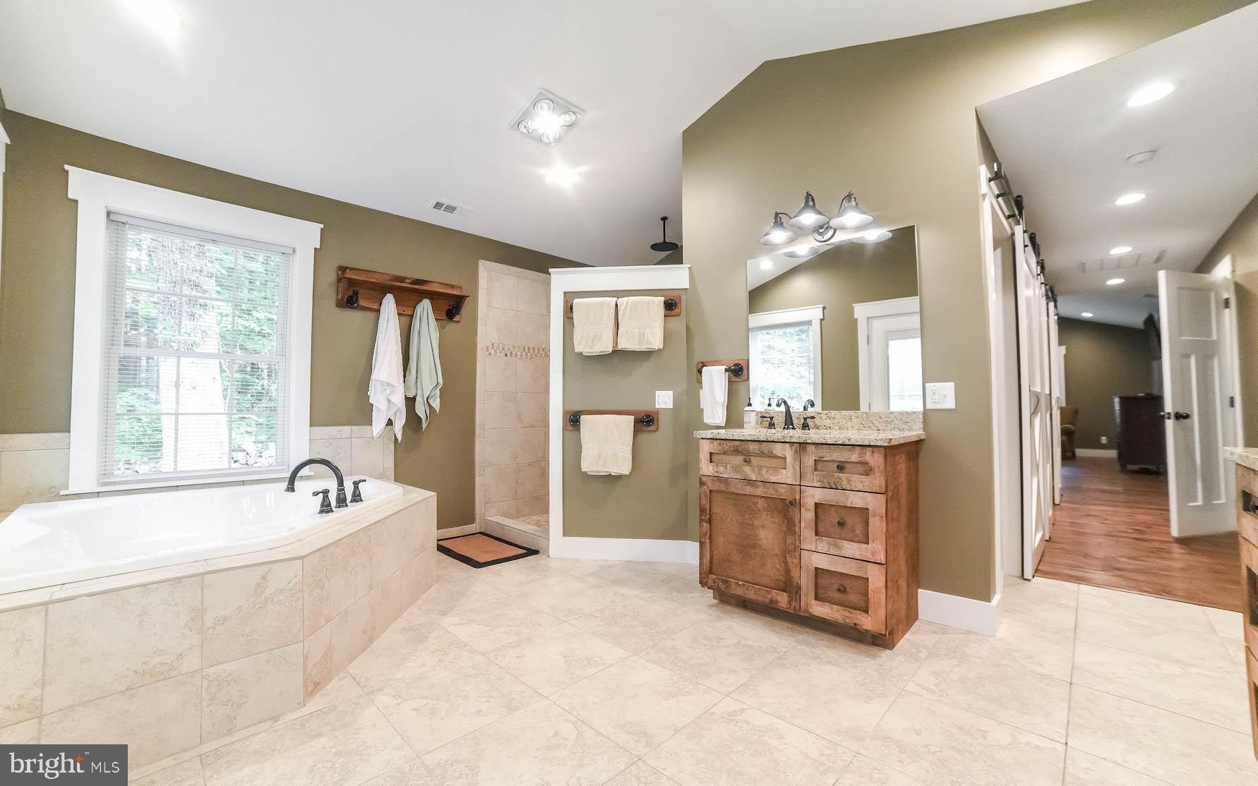 TALL TIMBERS - Residential