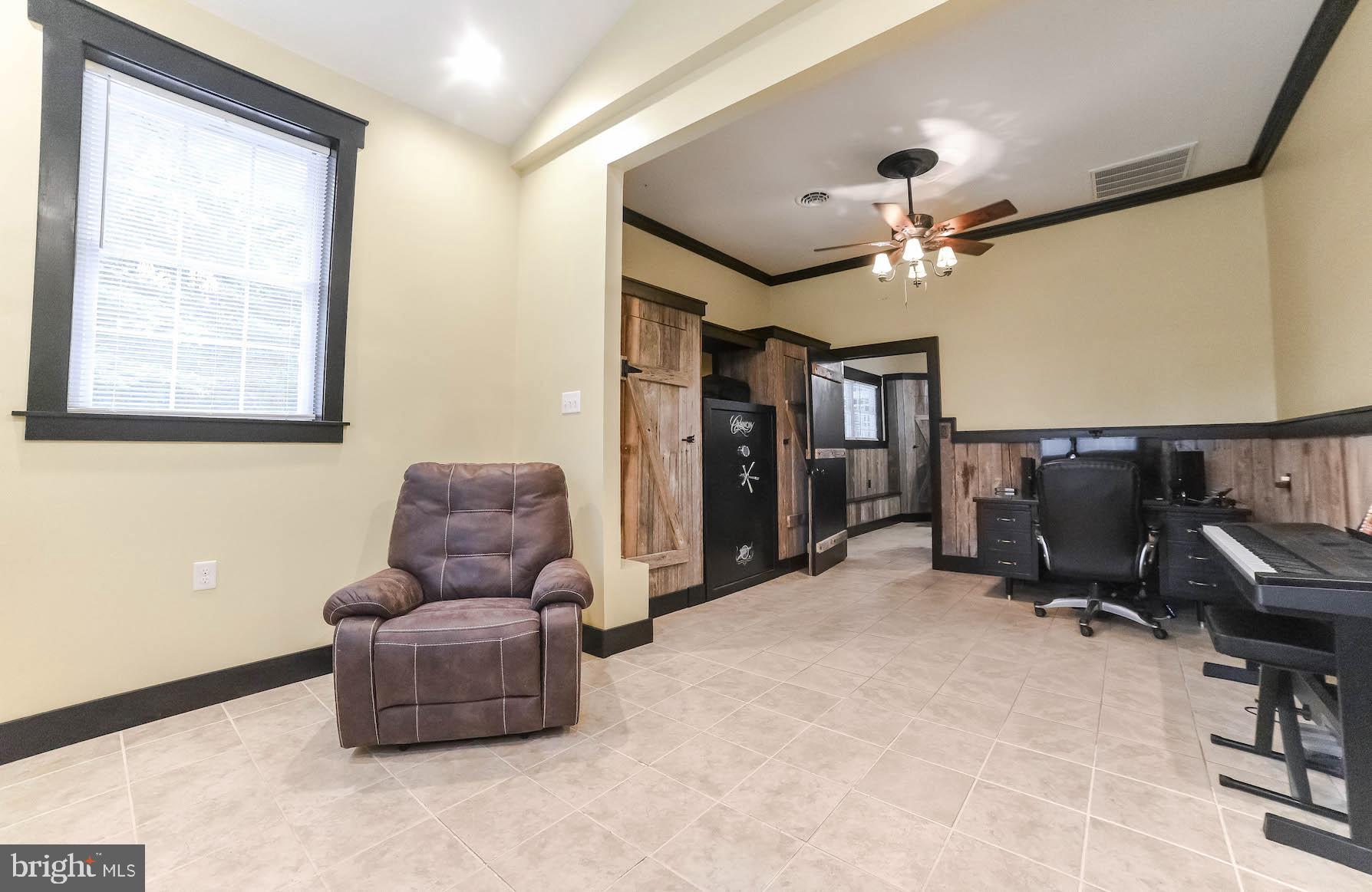 TALL TIMBERS - Residential