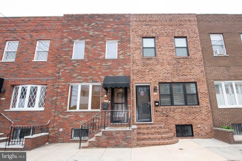 Townhouse For Sale - 2650 S Hicks Street<br/> PHILADELPHIA, PA 19145