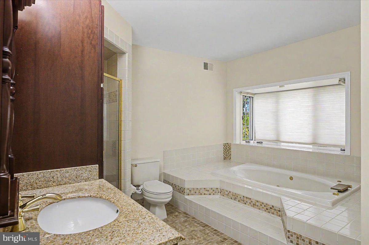 NORWALK - Residential