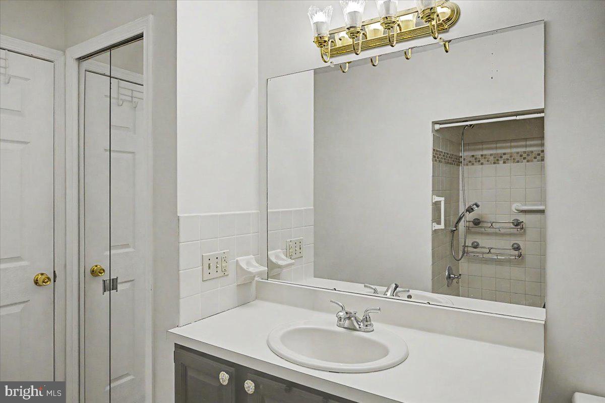 NORWALK - Residential