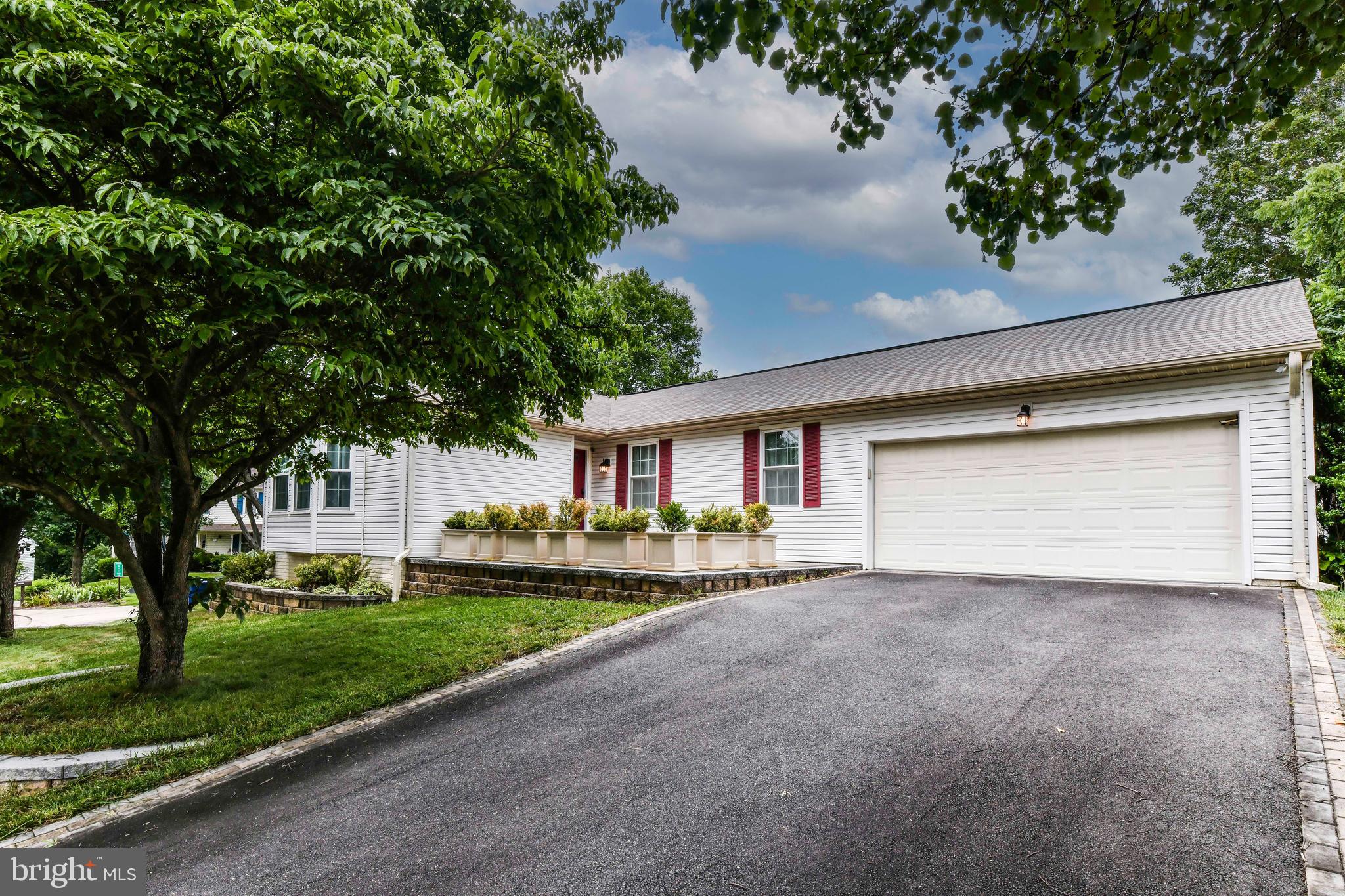 Welcome to this bright, beautifully maintained 4-bedroom, 3-bath single family home tucked on a quiet cul-de-sac in Herndon! *
From the moment you step inside, you’re greeted by a warm and inviting atmosphere with clean, neutral finishes throughout. *
The main level offers hardwood flooring and an open living and dining area filled with natural light. *
The updated kitchen features sleek stainless steel appliances, and ample modern counter space—perfect for both everyday use and entertaining. *
Each bedroom is spacious, versatile, and offers a sense of privacy, ideal for guests, family, or a home office. *
The updated bathrooms boast chic, elegant finishes that add a touch of luxury to the everyday. *
Downstairs, the fully finished basement expands the living space with a large rec room/family room complete with an an additional bedroom and full bath, and a flexible bonus room—perfect for a home office or gym. *
Additional highlights include a 2-car garage, generous closet space, and lawn care included in rent!
