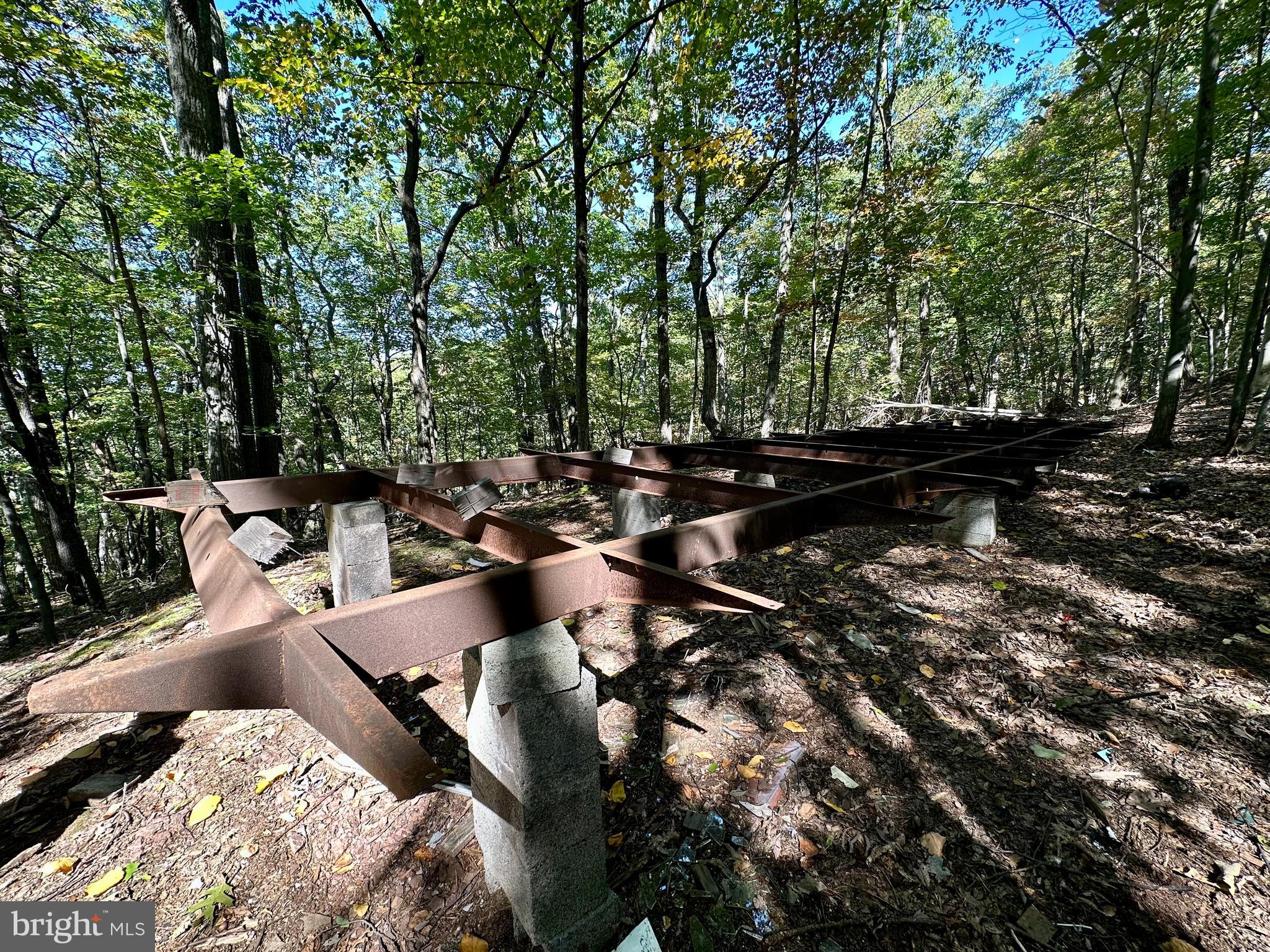 SPRING GAP MOUNTAIN - Land