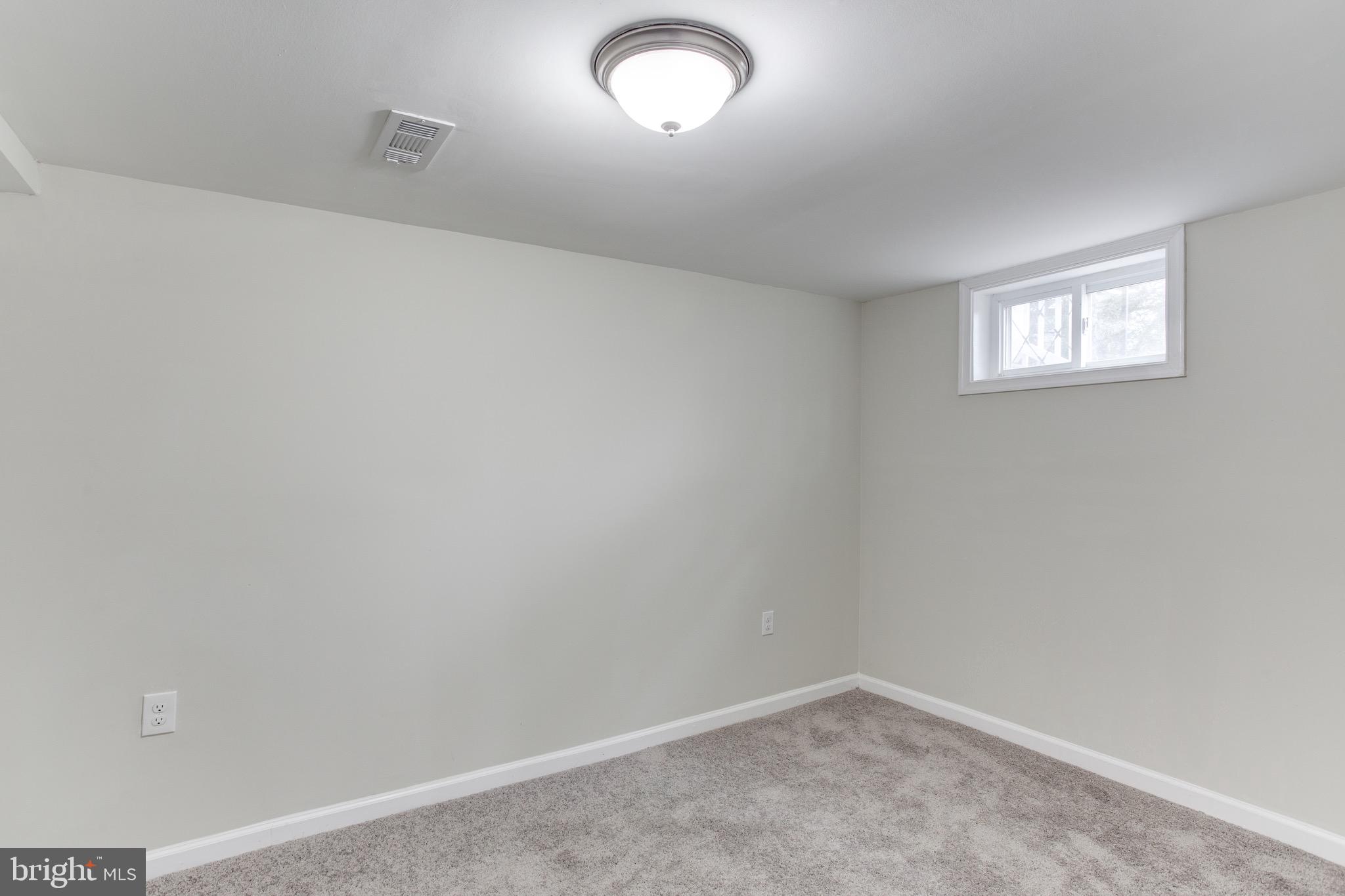 CASTLE MANOR - Residential