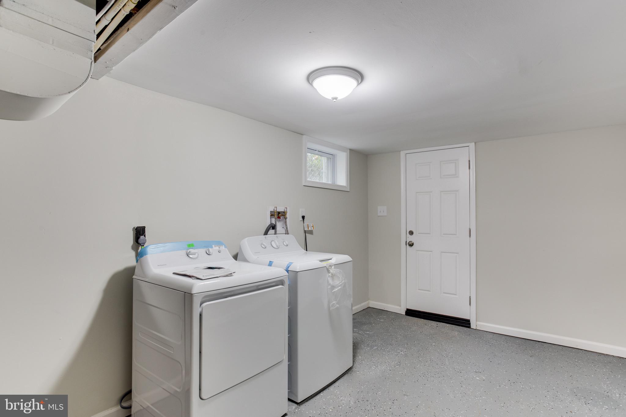 CASTLE MANOR - Residential