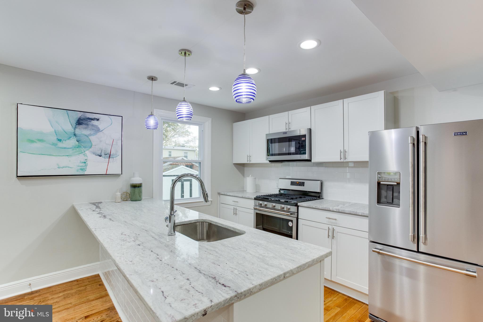 CASTLE MANOR - Residential