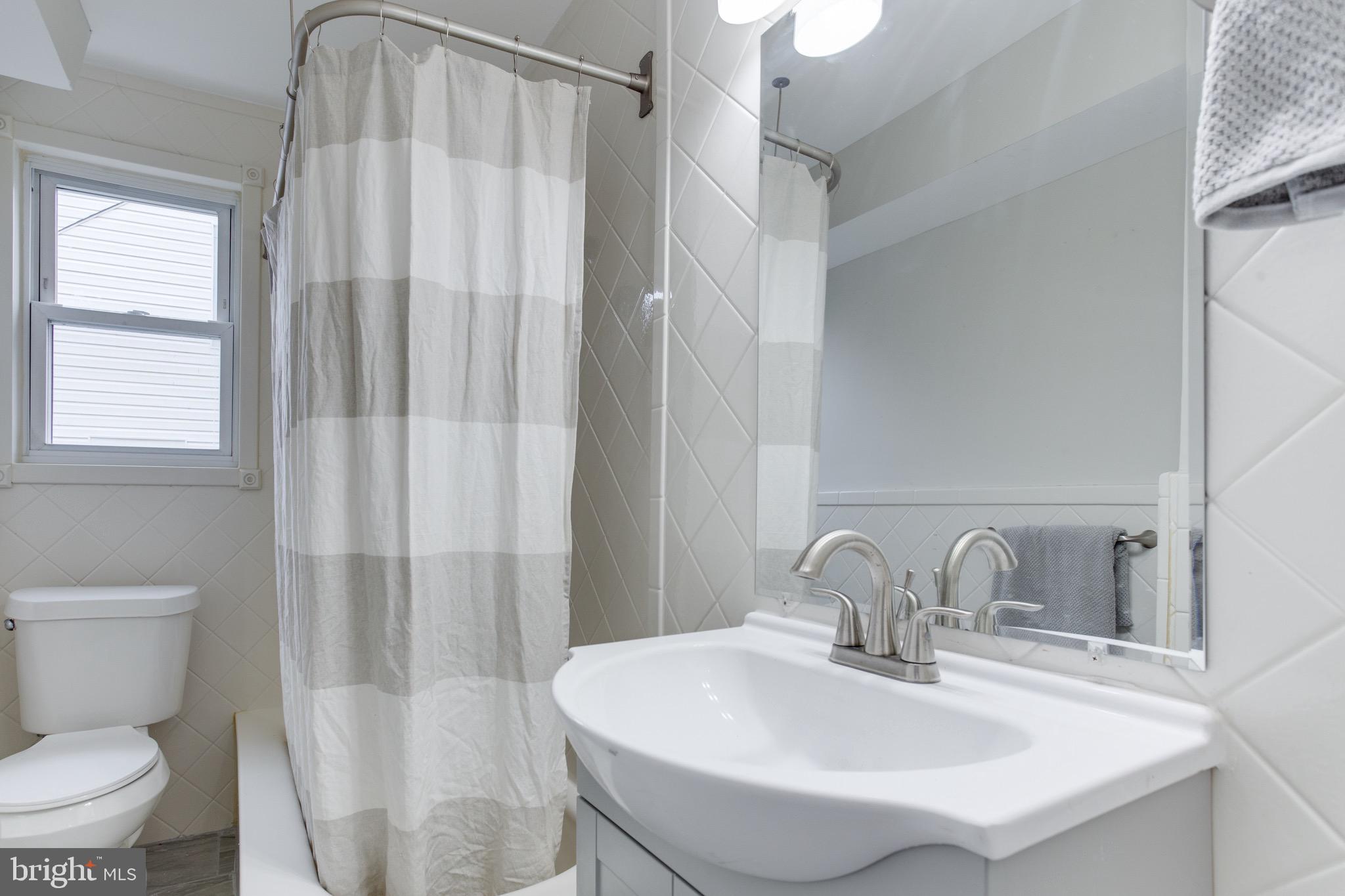 CASTLE MANOR - Residential