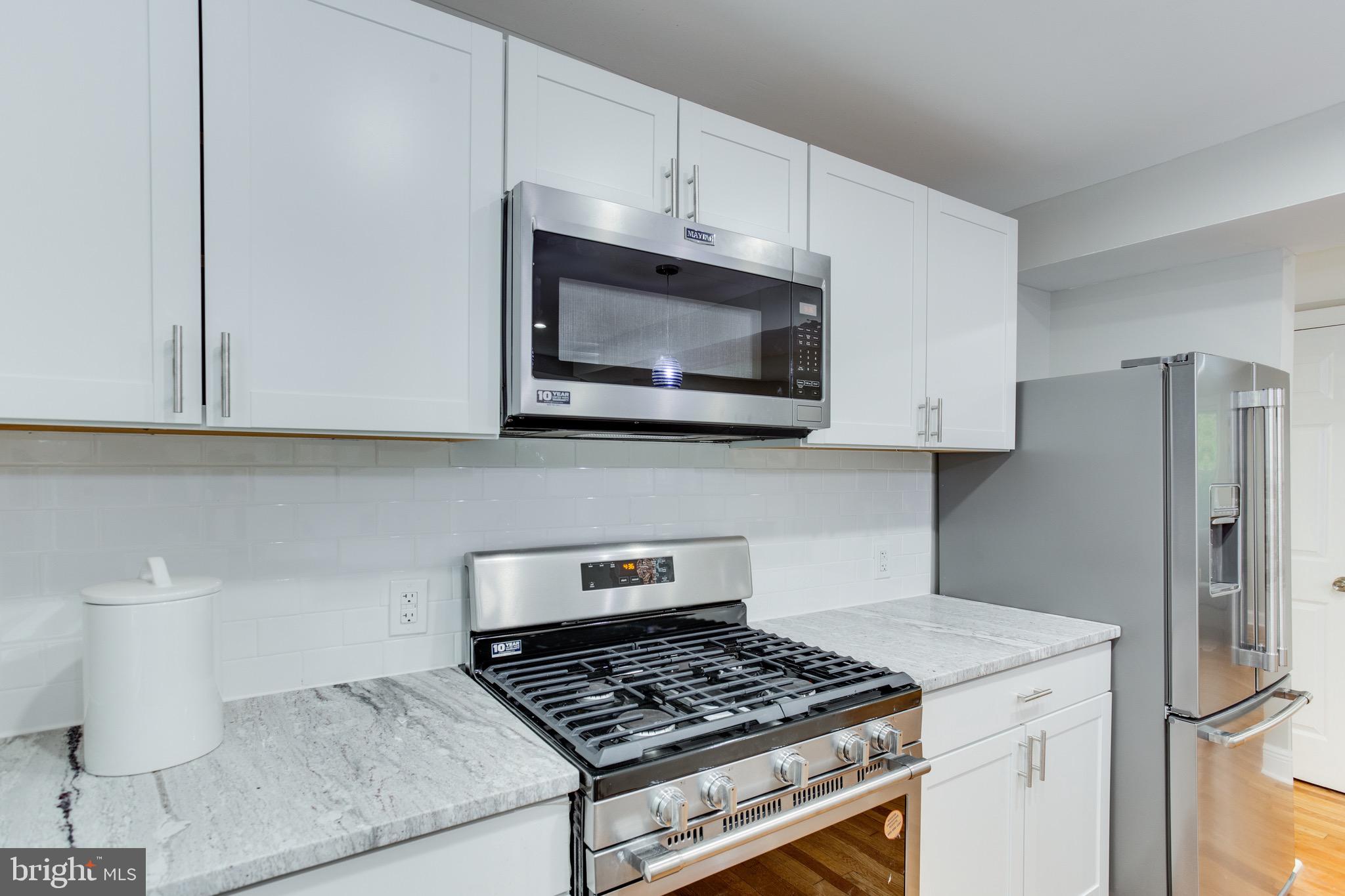 CASTLE MANOR - Residential