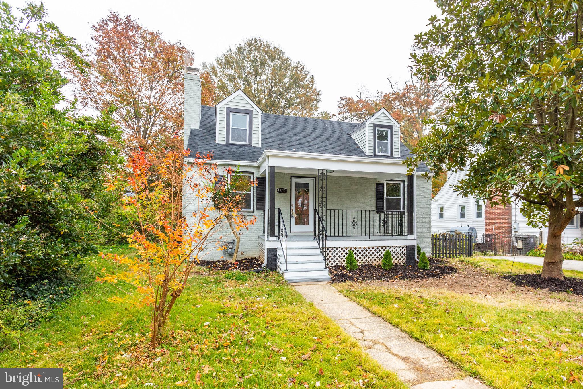 CASTLE MANOR - Residential