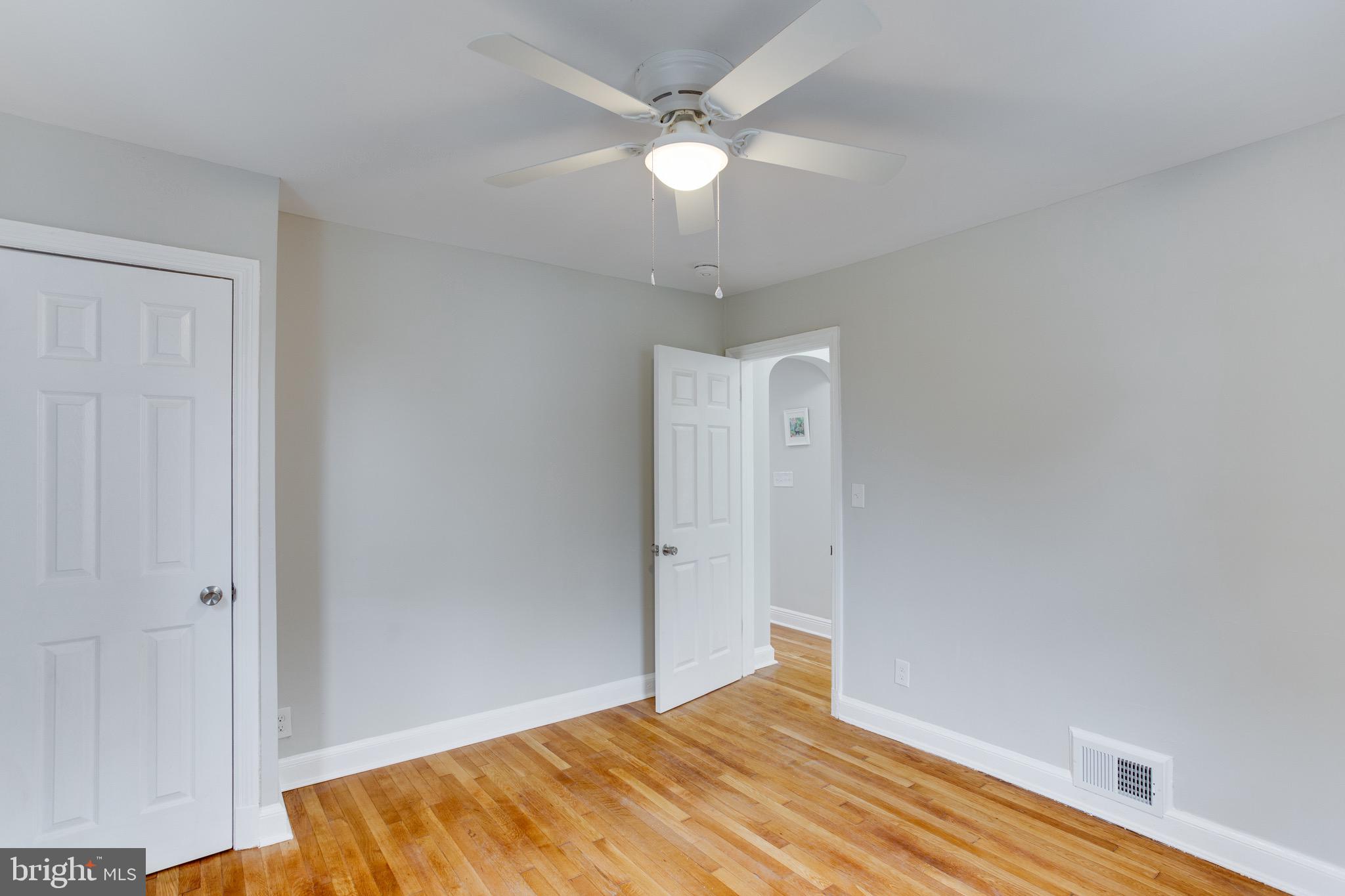 CASTLE MANOR - Residential