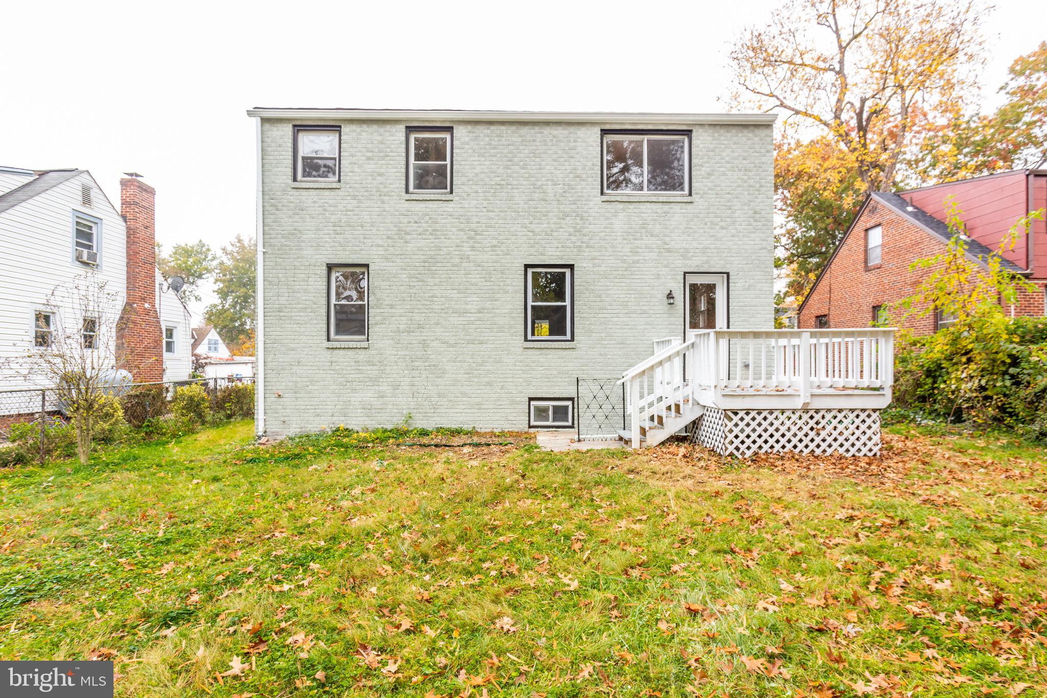 CASTLE MANOR - Residential