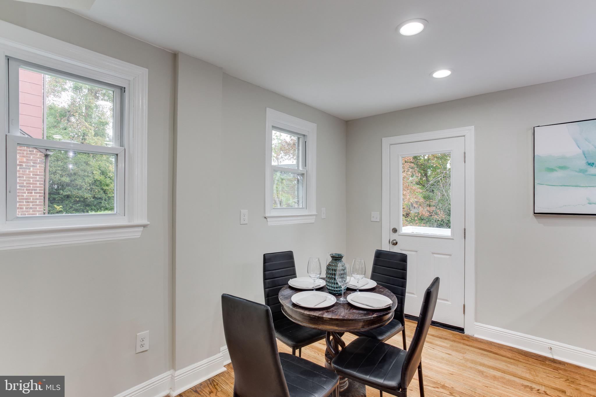 CASTLE MANOR - Residential