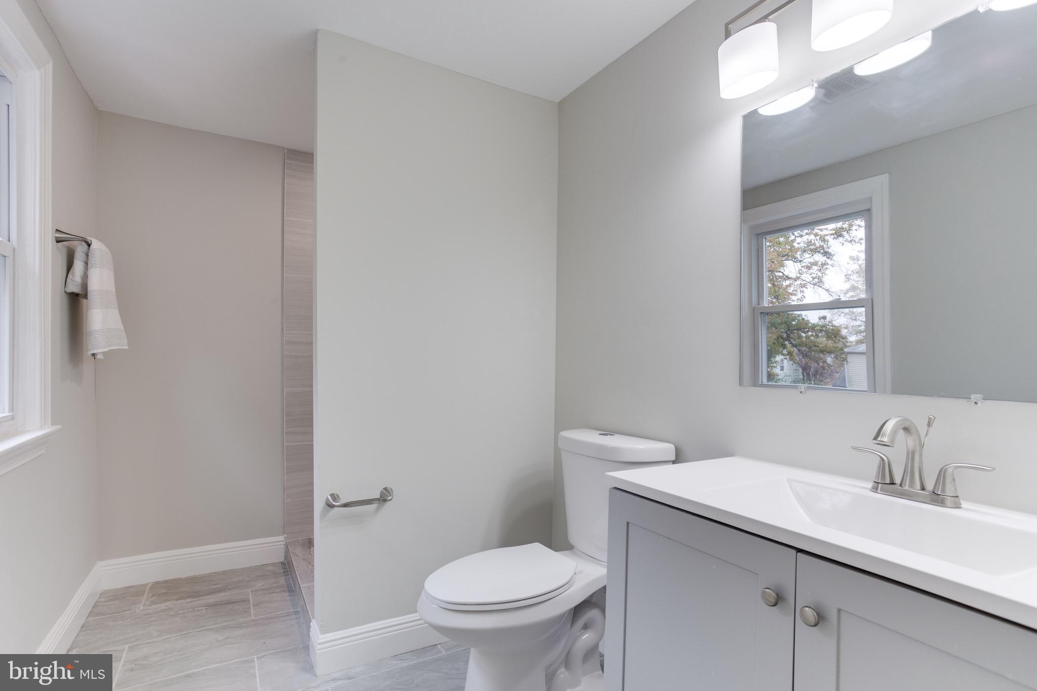 CASTLE MANOR - Residential