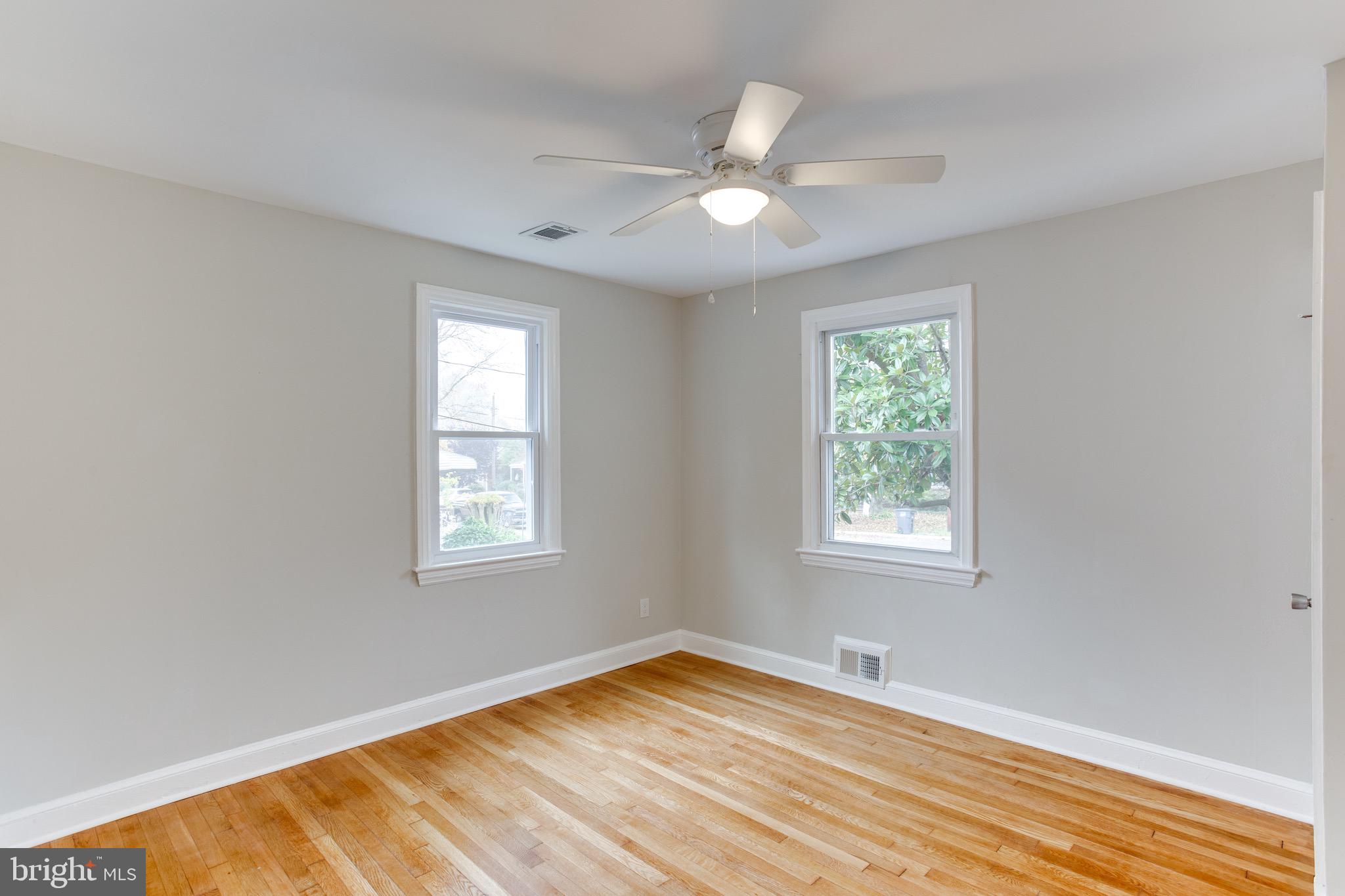 CASTLE MANOR - Residential