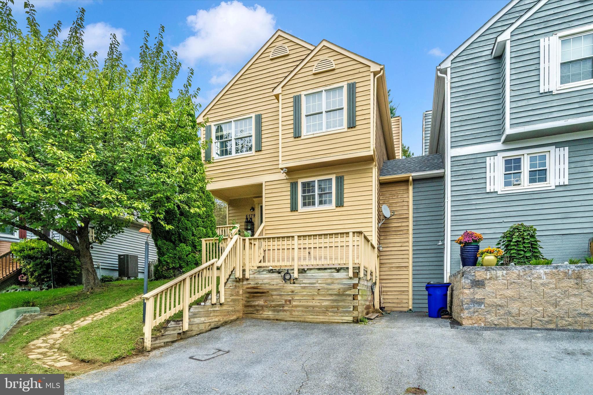 COURTS OF PINEHURST - Residential