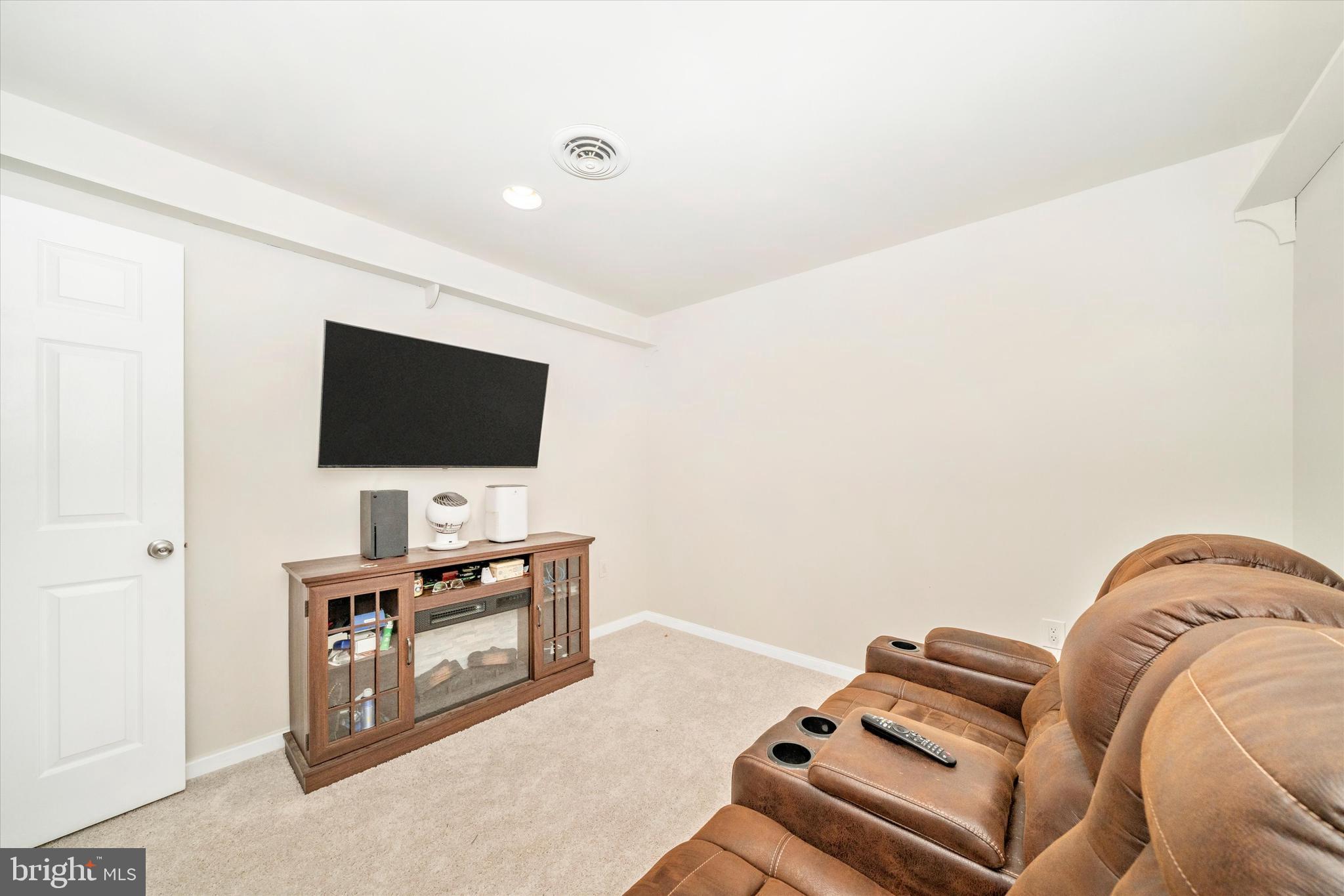 COURTS OF PINEHURST - Residential