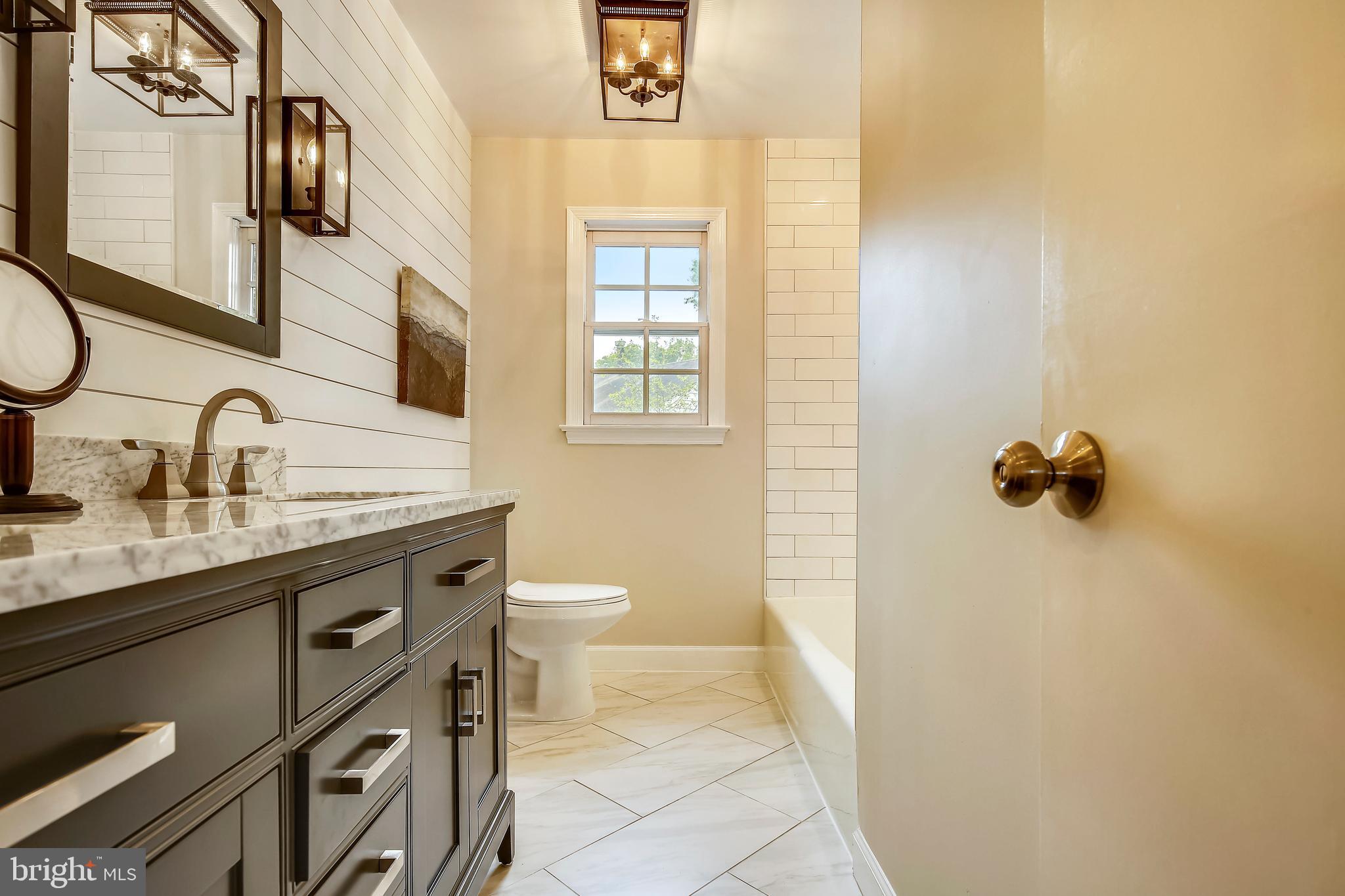 FORT HUNT MANOR - Residential