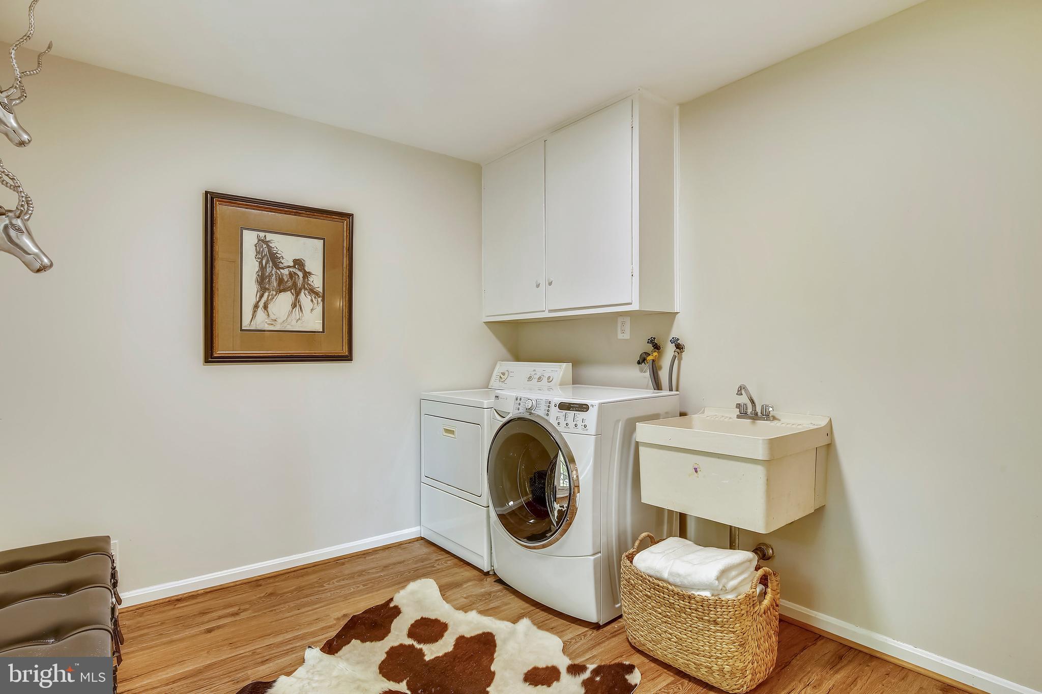 FORT HUNT MANOR - Residential