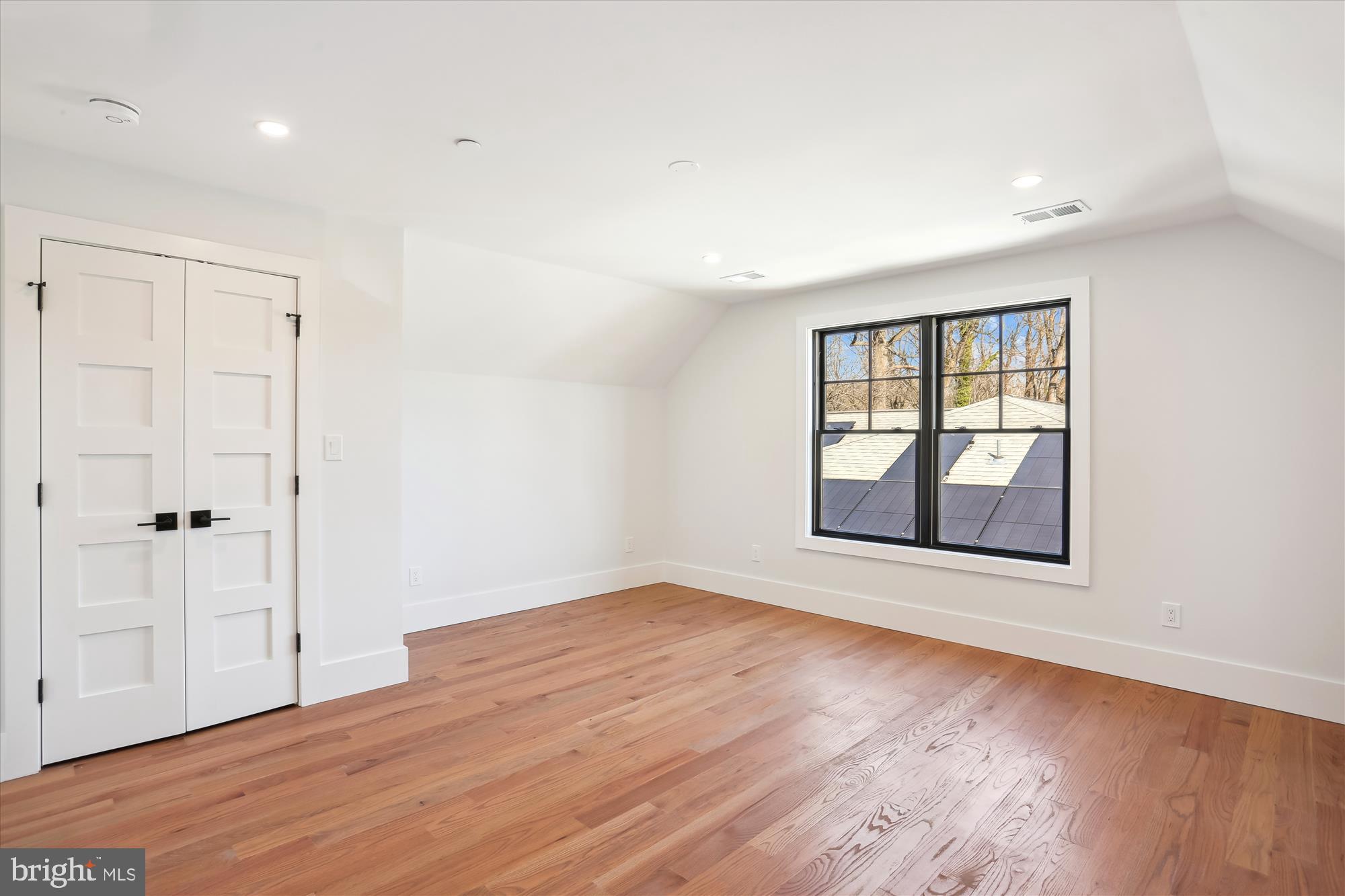 KENSINGTON ESTATES - Residential