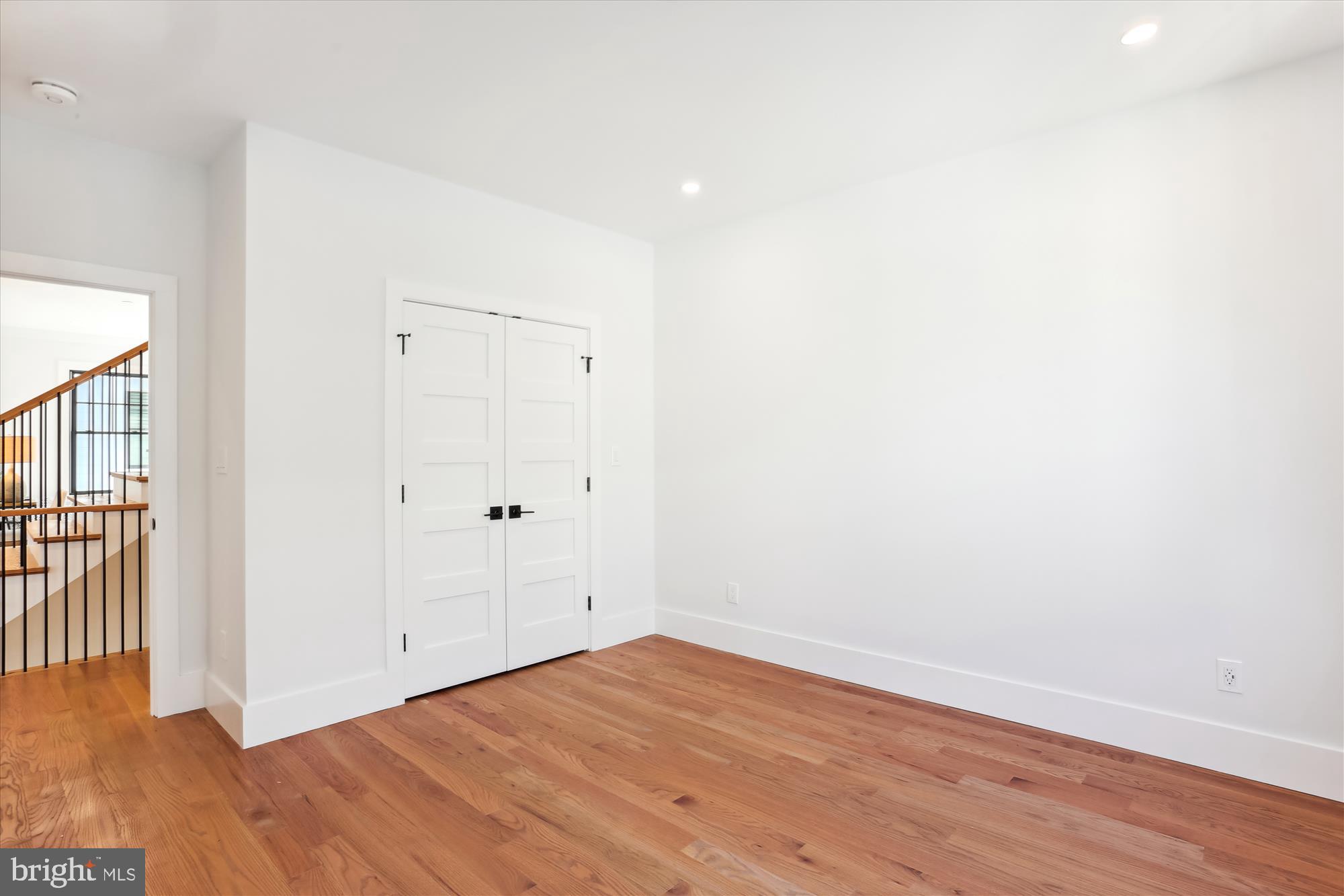 KENSINGTON ESTATES - Residential