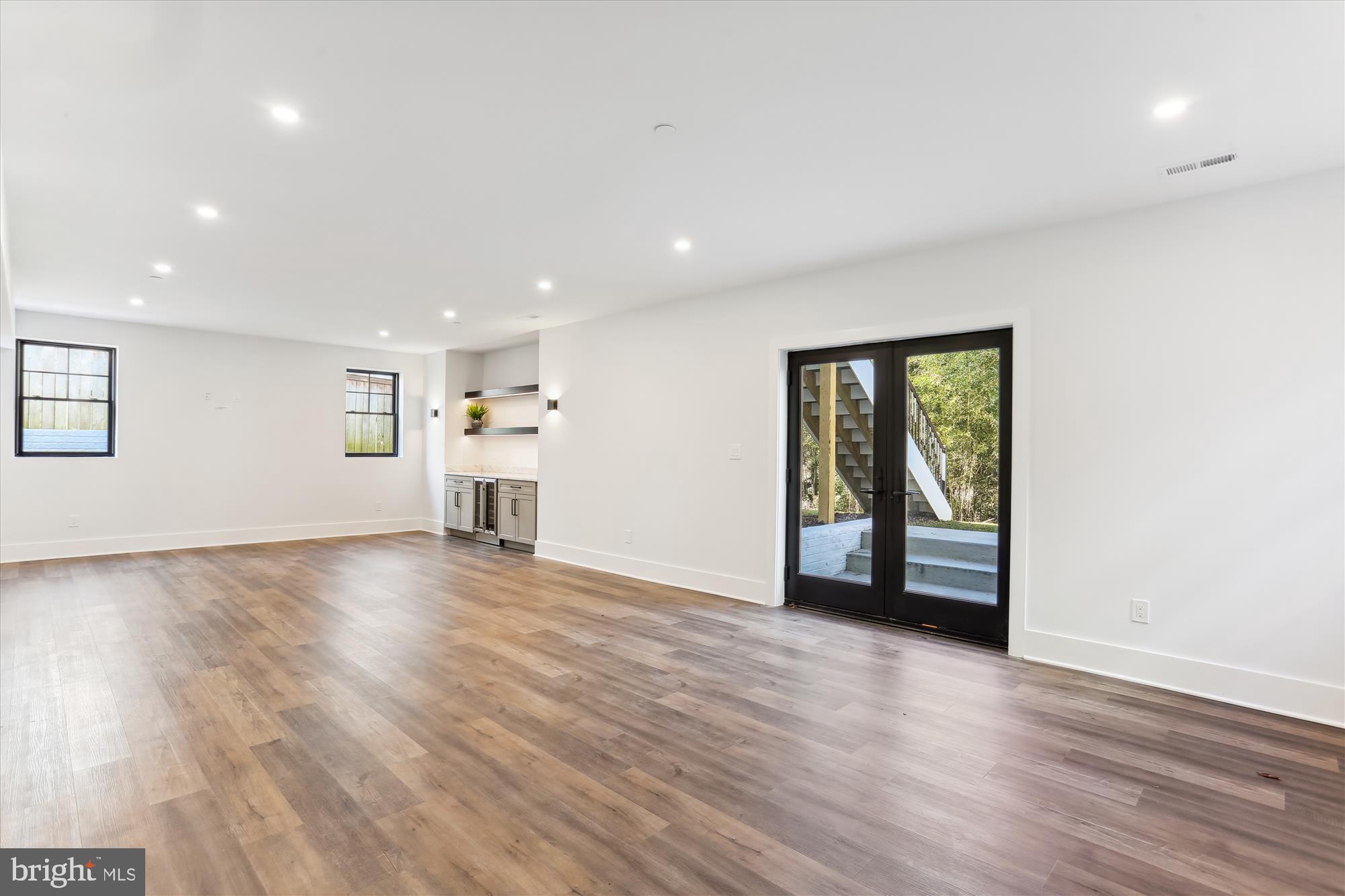 KENSINGTON ESTATES - Residential