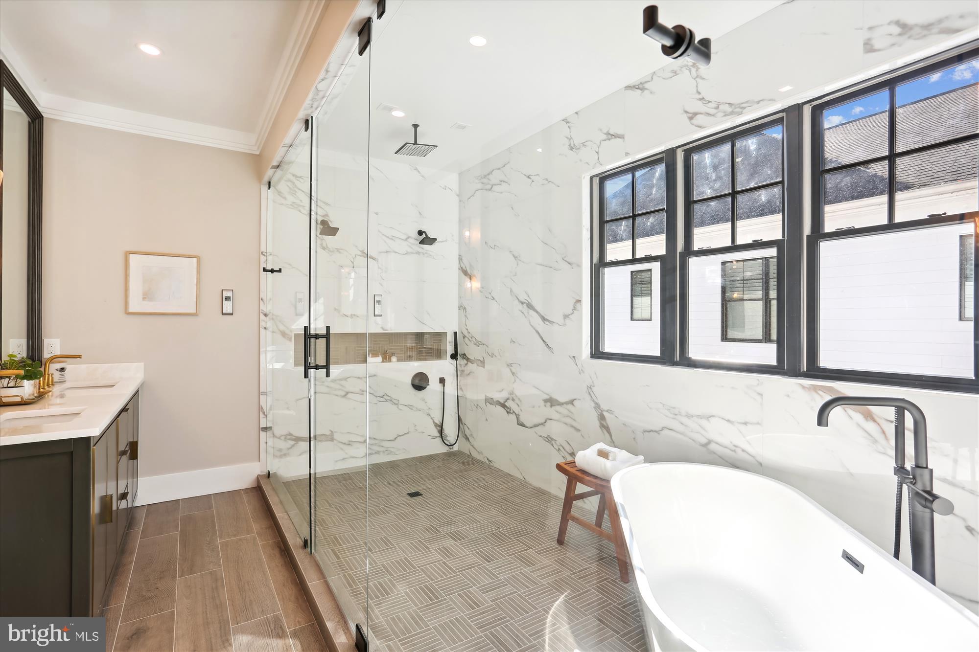 KENSINGTON ESTATES - Residential