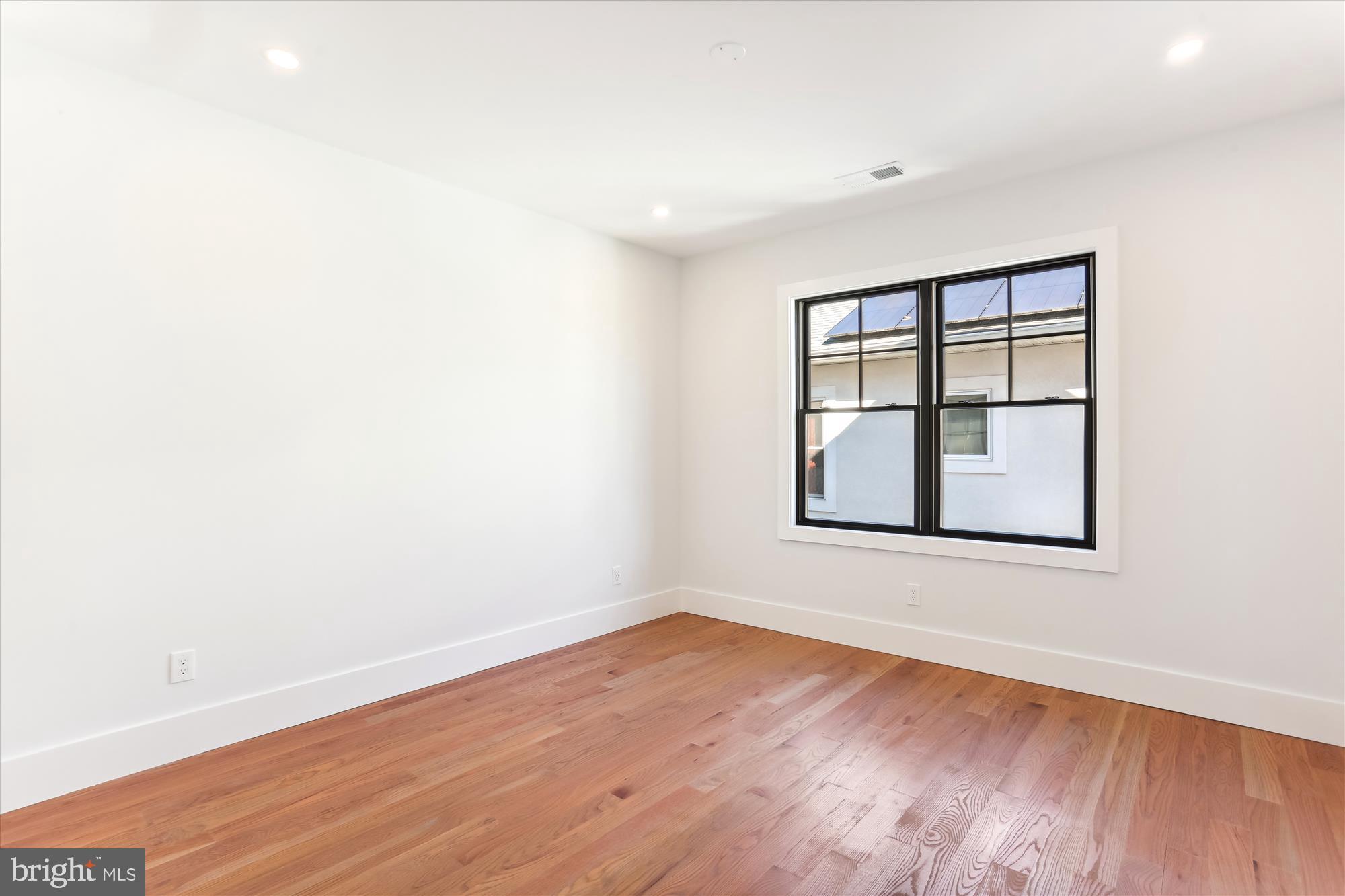 KENSINGTON ESTATES - Residential