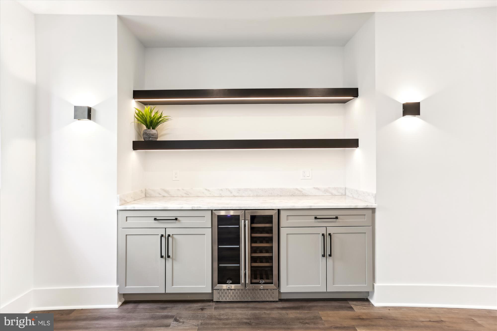 KENSINGTON ESTATES - Residential