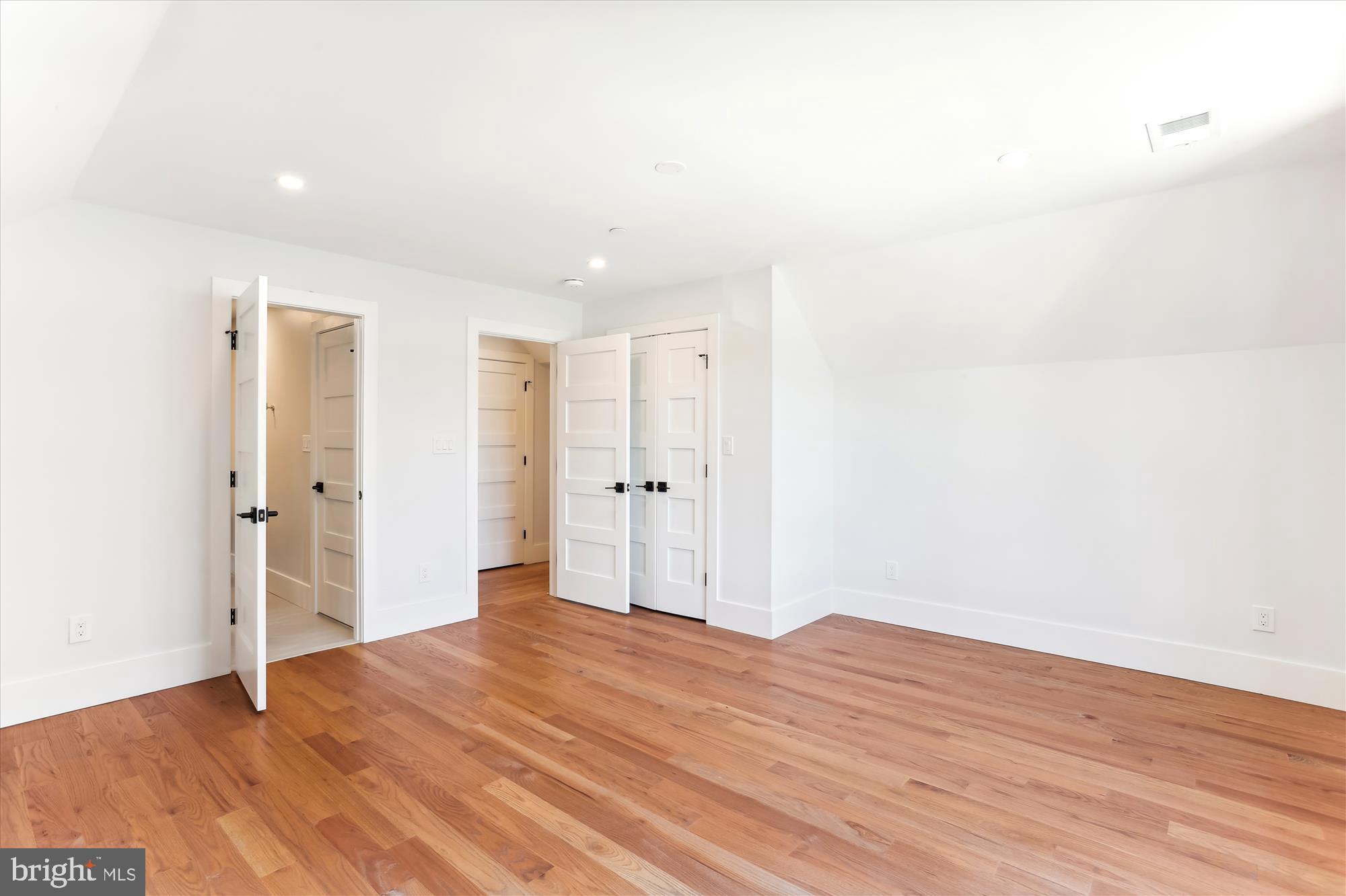 KENSINGTON ESTATES - Residential