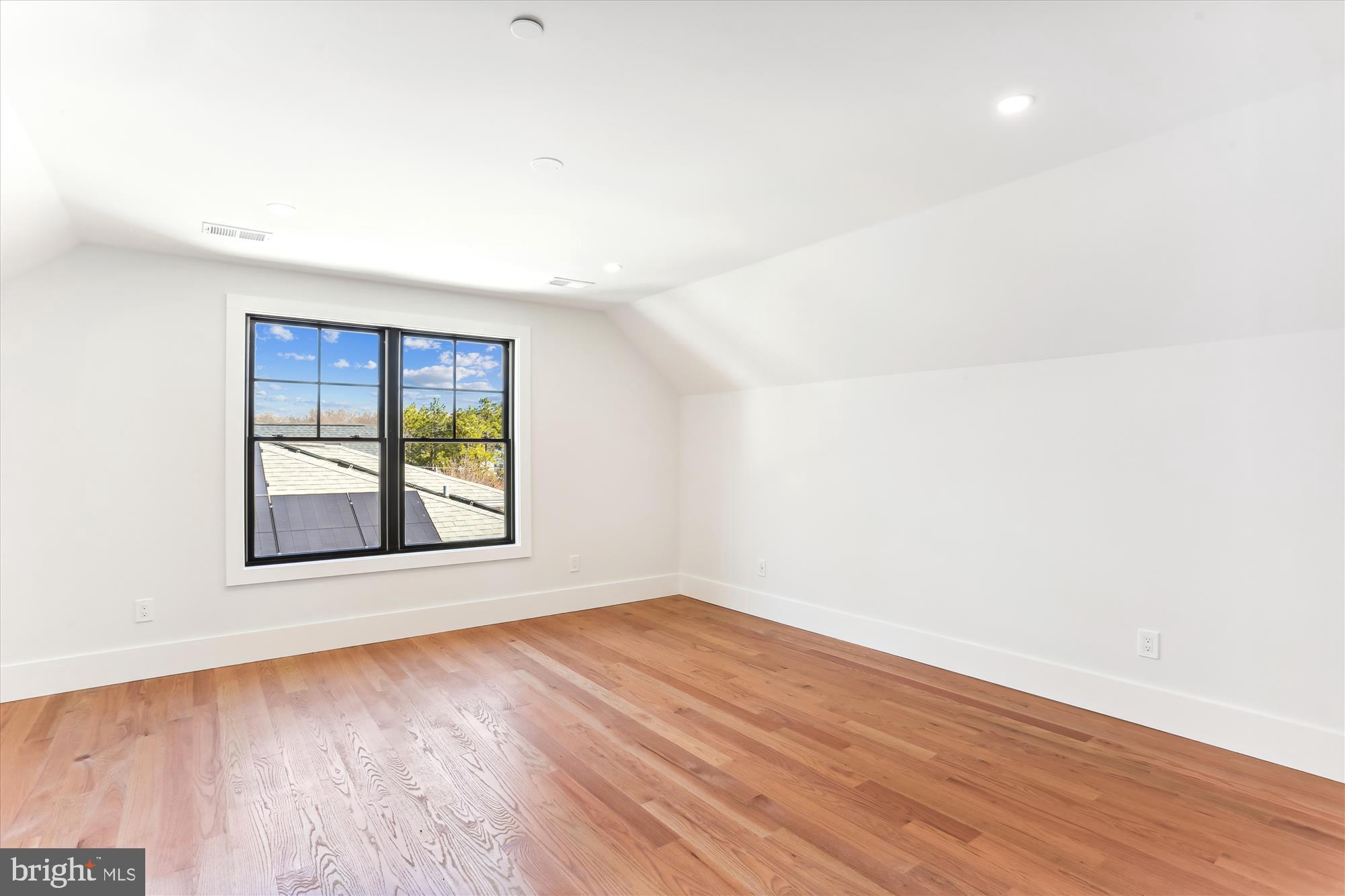 KENSINGTON ESTATES - Residential